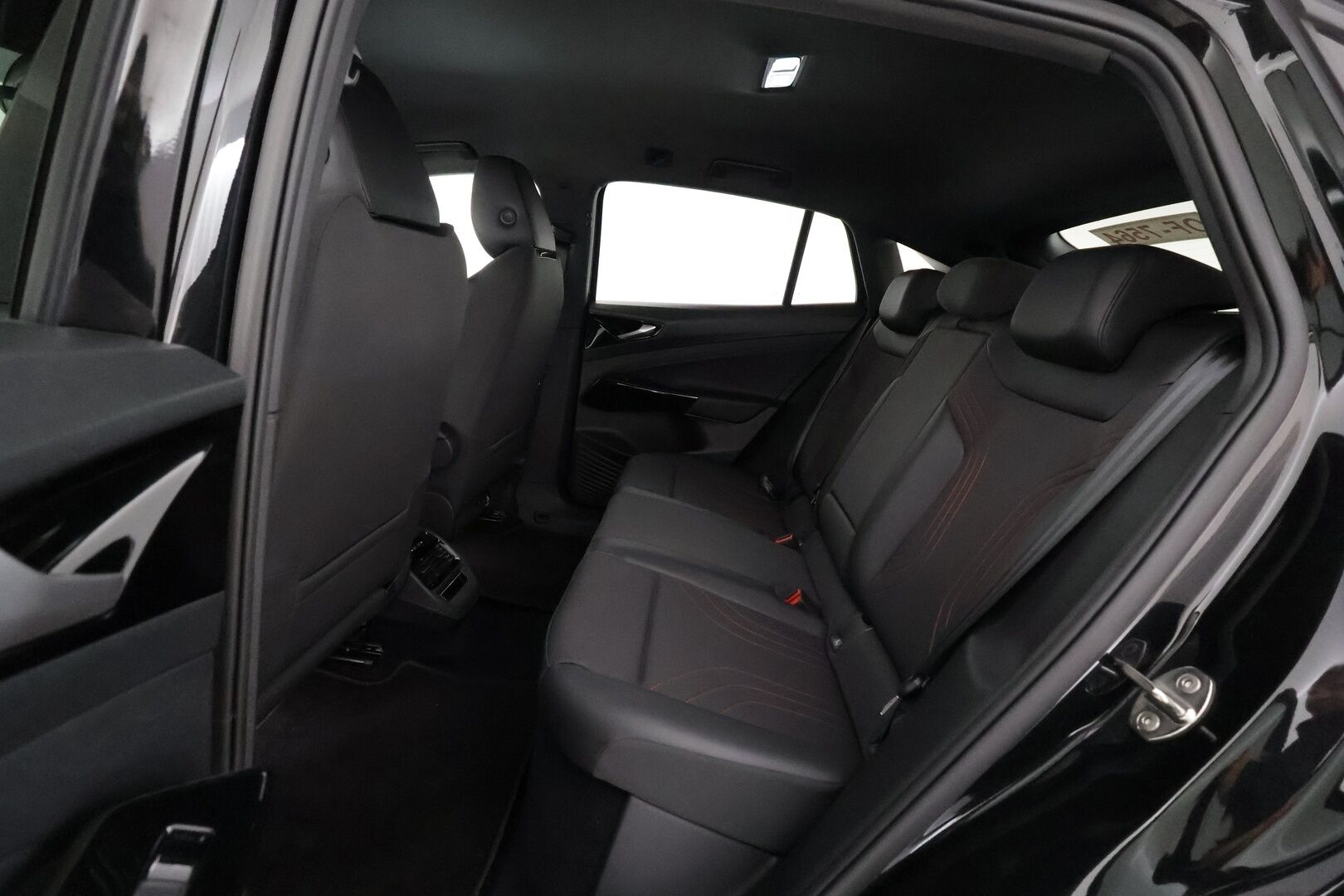 VOLKSWAGEN ID.5 2023 GTX - | ACC | ILP | Koukku | Matrix-LED | Puolinahat | P.Kamera | Ratinlämmitys | Digimittaristo | Navi | Keyless | Merkkihuollettu | Kahdet Renkaat |