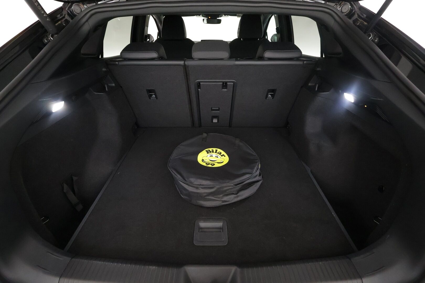 VOLKSWAGEN ID.5 2023 GTX - | ACC | ILP | Koukku | Matrix-LED | Puolinahat | P.Kamera | Ratinlämmitys | Digimittaristo | Navi | Keyless | Merkkihuollettu | Kahdet Renkaat |