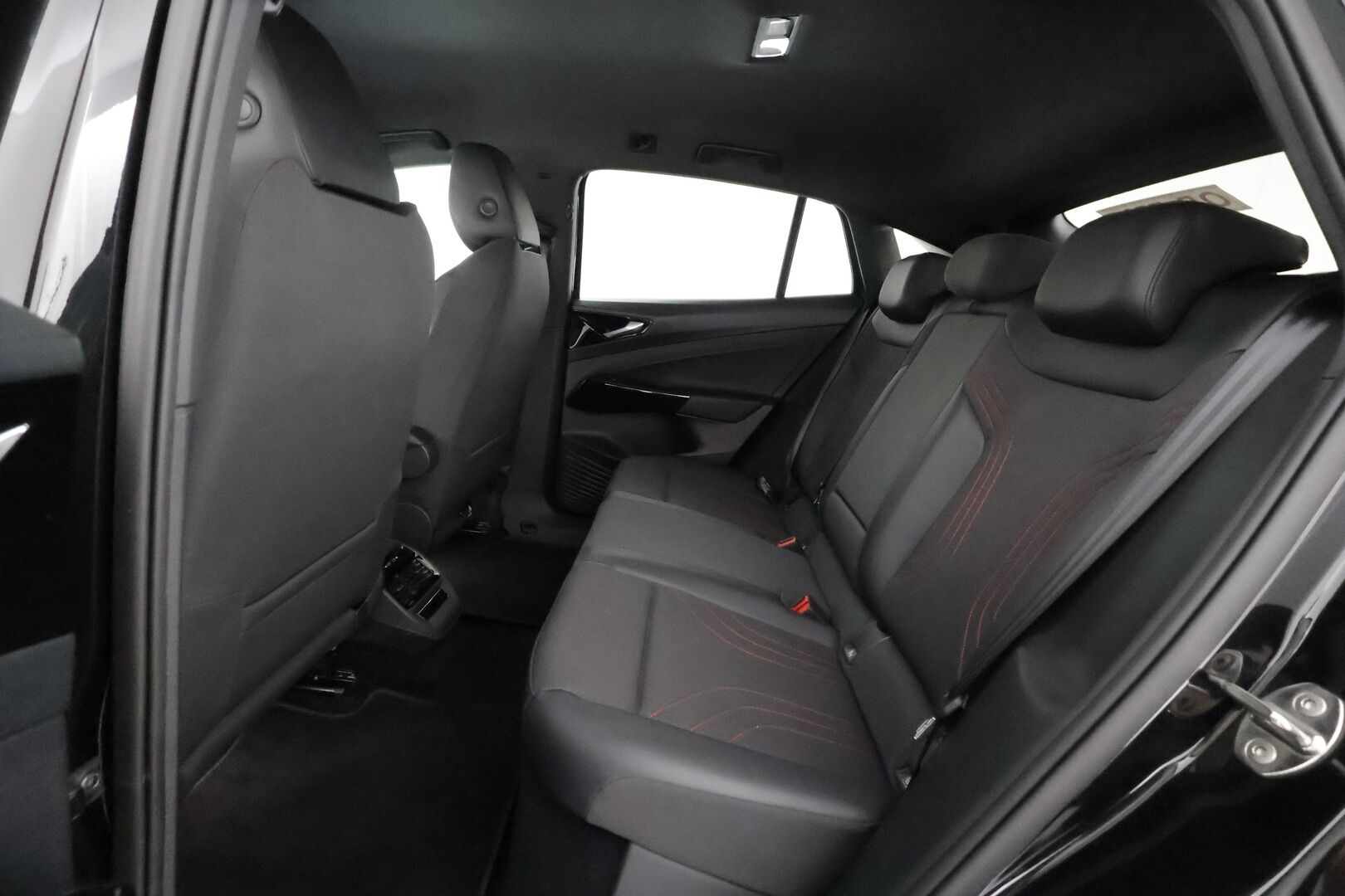 VOLKSWAGEN ID.5 2023 GTX - | ACC | ILP | Koukku | Matrix-LED | Puolinahat | P.Kamera | Ratinlämmitys | Digimittaristo | Navi | Keyless | Merkkihuollettu | Kahdet Renkaat |
