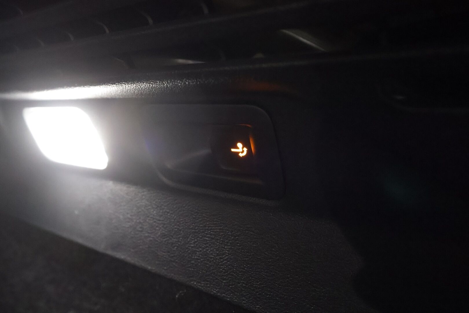 VOLKSWAGEN ID.5 2023 GTX - | ACC | ILP | Koukku | Matrix-LED | Puolinahat | P.Kamera | Ratinlämmitys | Digimittaristo | Navi | Keyless | Merkkihuollettu | Kahdet Renkaat |