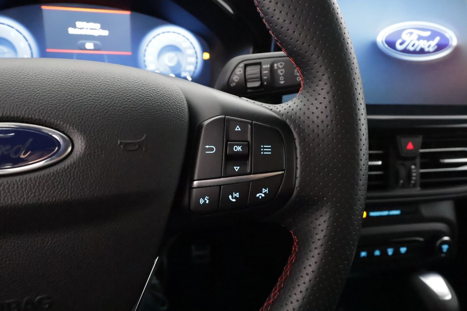 FORD FOCUS 2024 1.0 EcoBoost Hybrid Powershift 155hv (kevythybridi) A7 ST-Line Wagon - | Panorama | B&O | ACC | Koukku | LED | P.Kamera | Katveavustin | Kaistavahti | Keyless | Digimittaristo | Ratinlämmitys | Merkkihuollot | - KORKO VAIN 3,99 %
