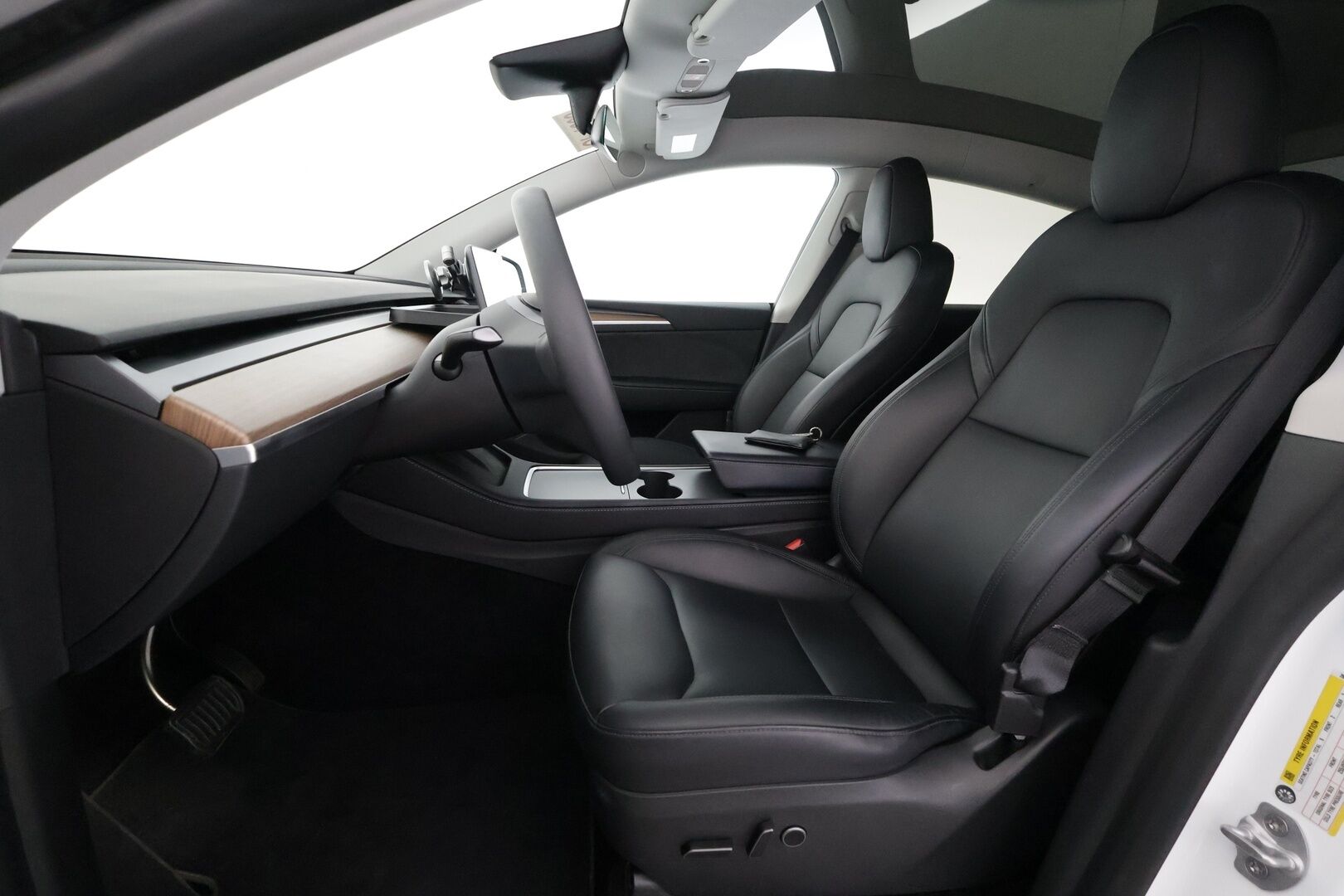 Tesla Model Y 2024 Long Range - | ACC | ILP | Matrix | Ryzen | Lasikatto | Sähkönahat | Muistipenkki | Premium Audio | P.kamera | Autosteer | Lämm. ratti | 2x renkaat aluin | 