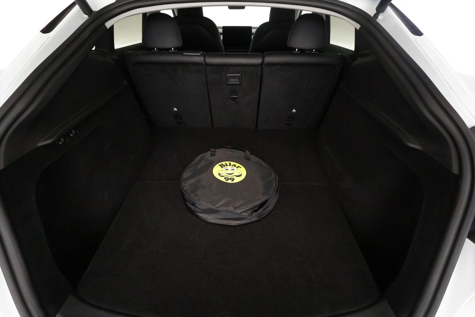 Tesla Model Y 2024 Long Range - | ACC | ILP | Matrix | Ryzen | Lasikatto | Sähkönahat | Muistipenkki | Premium Audio | P.kamera | Autosteer | Lämm. ratti | 2x renkaat aluin | 