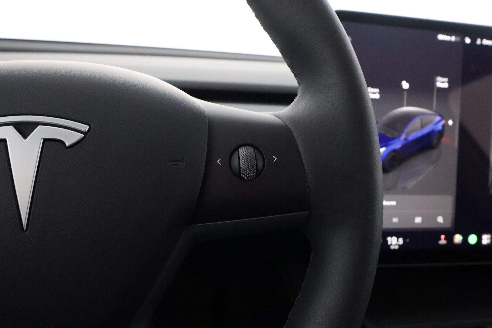 Tesla Model Y 2024 Long Range - | ACC | ILP | Matrix | Ryzen | Lasikatto | Sähkönahat | Muistipenkki | Premium Audio | P.kamera | Autosteer | Lämm. ratti | 2x renkaat aluin | 