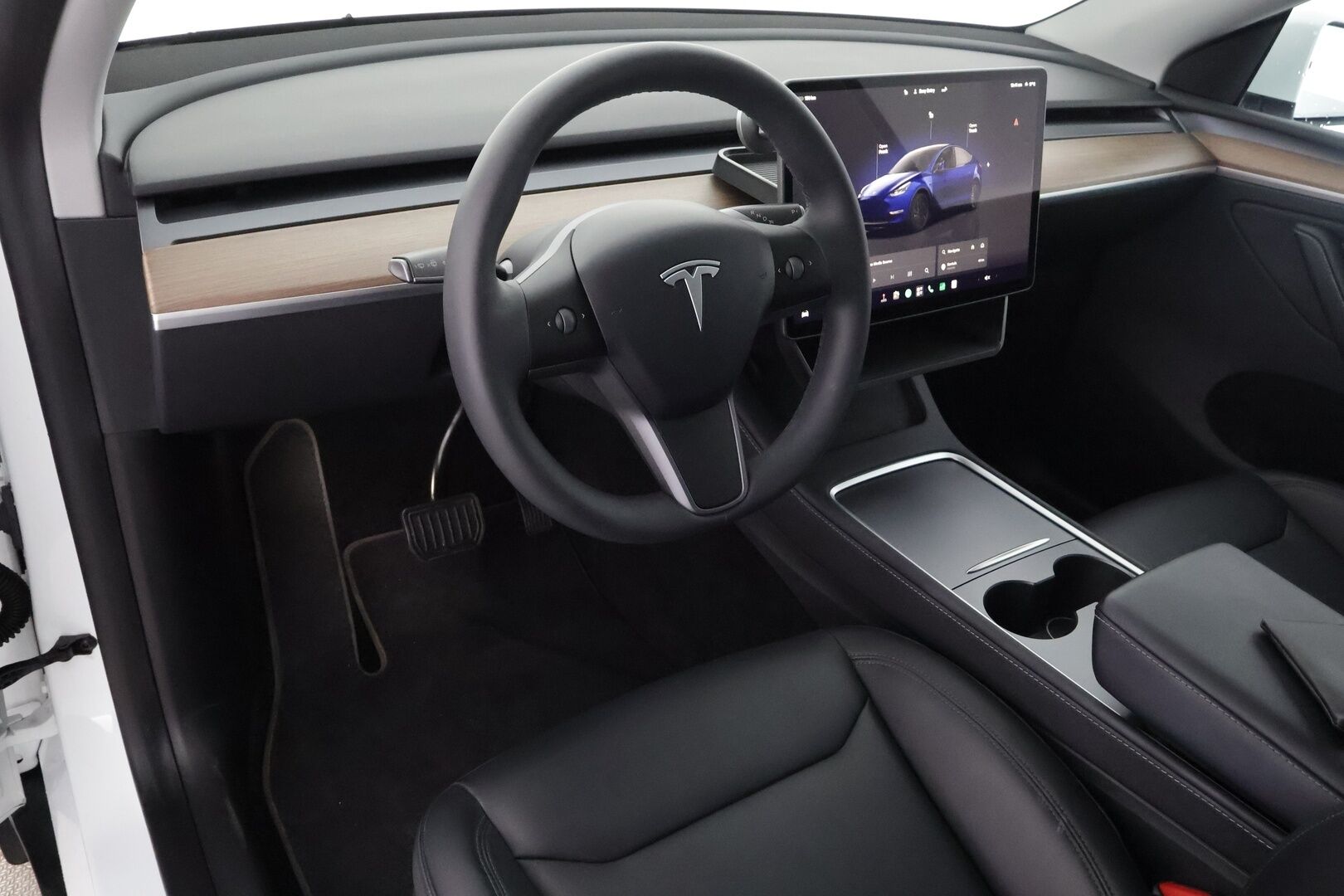 Tesla Model Y 2024 Long Range - | ACC | ILP | Matrix | Ryzen | Lasikatto | Sähkönahat | Muistipenkki | Premium Audio | P.kamera | Autosteer | Lämm. ratti | 2x renkaat aluin | 