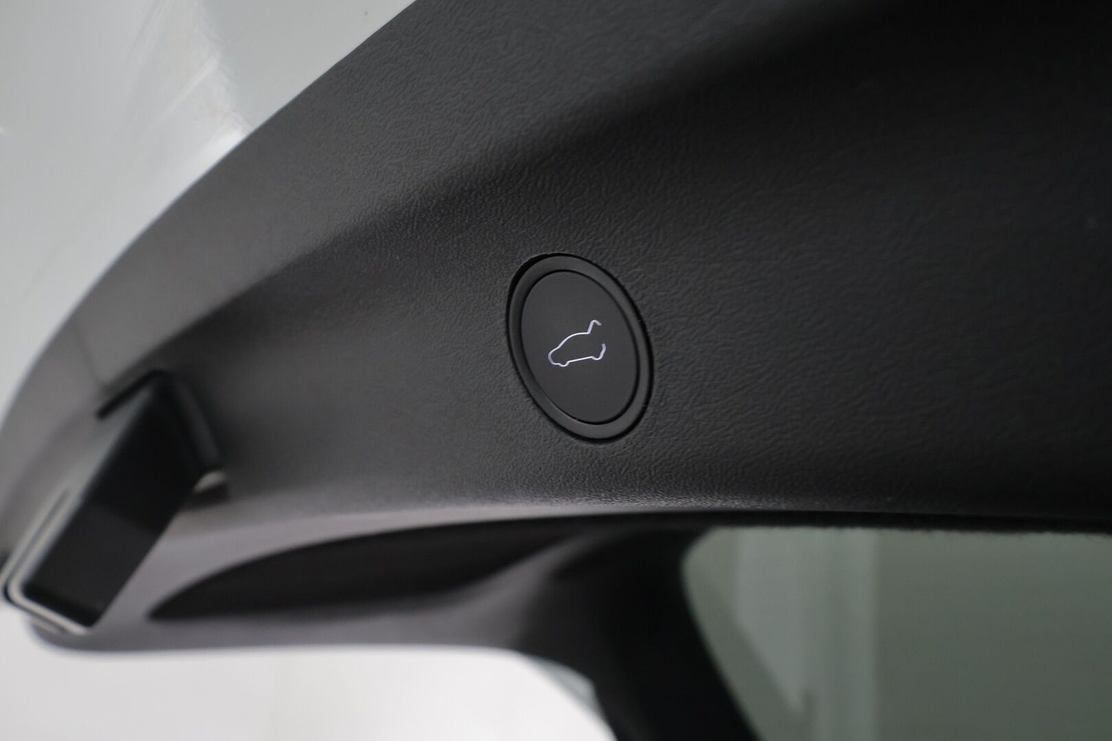 Tesla Model Y 2024 Long Range - | ACC | ILP | Matrix | Ryzen | Lasikatto | Sähkönahat | Muistipenkki | Premium Audio | P.kamera | Autosteer | Lämm. ratti | 2x renkaat aluin | 