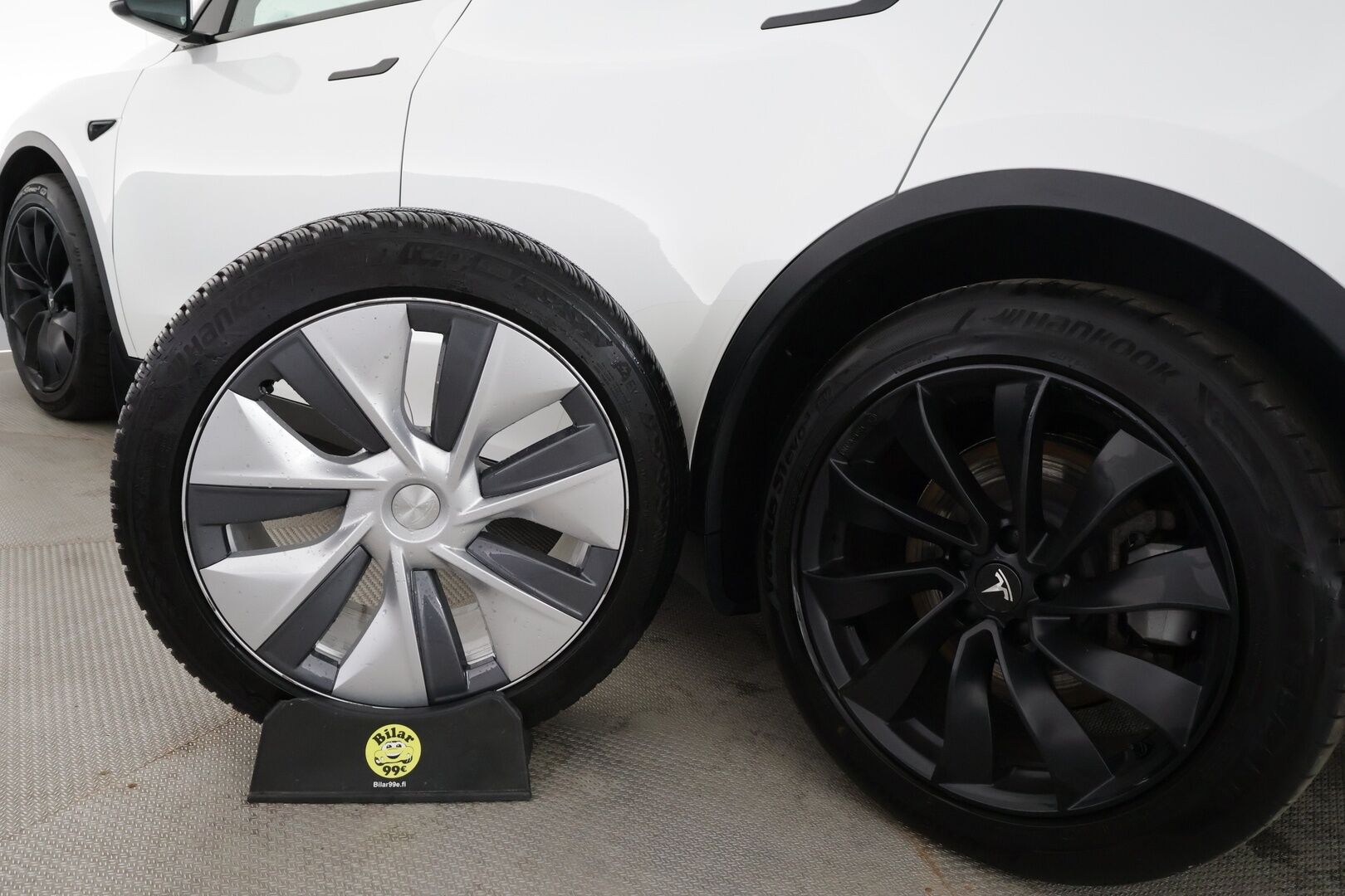 Tesla Model Y 2024 Long Range - | ACC | ILP | Matrix | Ryzen | Lasikatto | Sähkönahat | Muistipenkki | Premium Audio | P.kamera | Autosteer | Lämm. ratti | 2x renkaat aluin | 