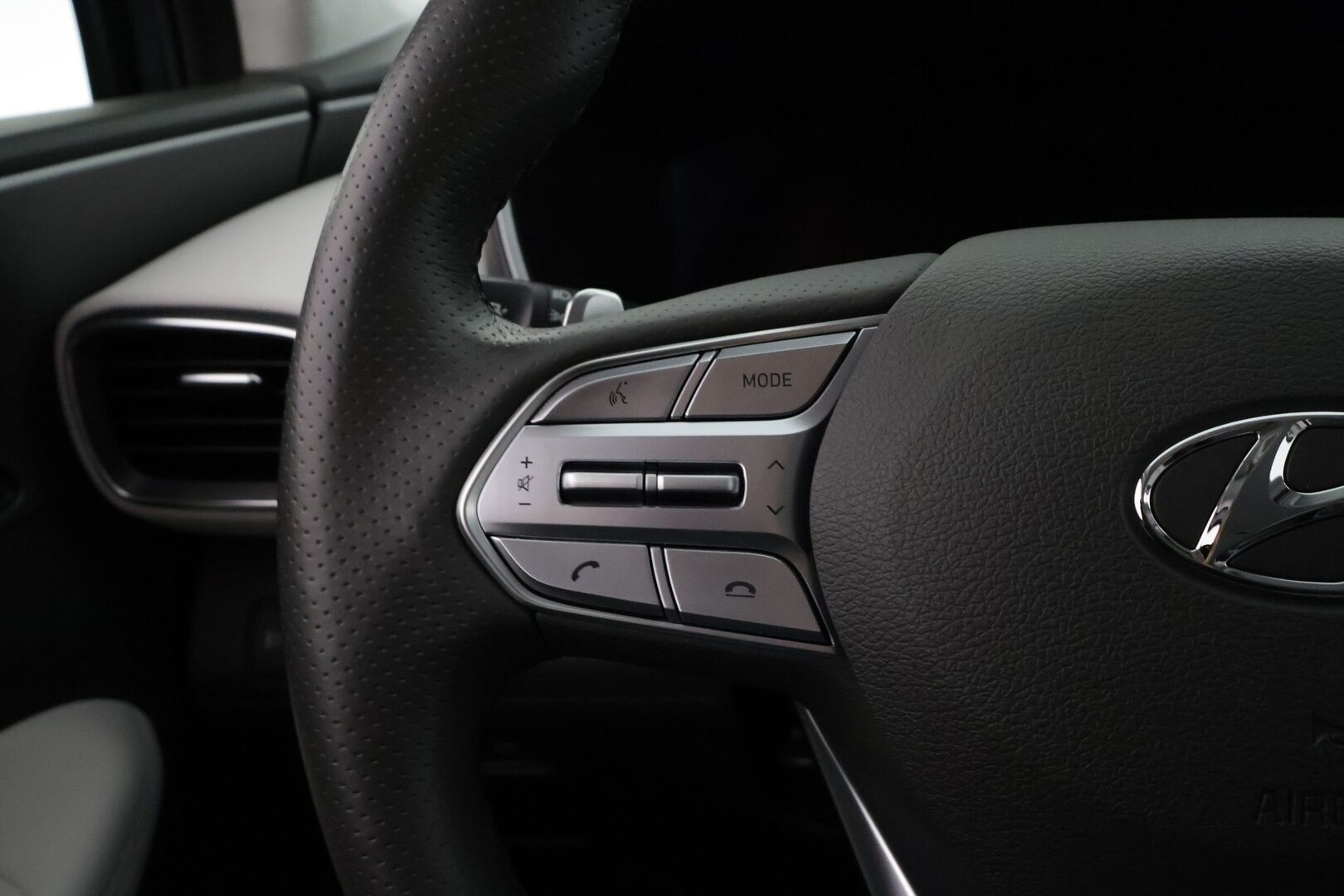 HYUNDAI SANTA FE 2021 1.6 T-GDI 265 hv Plug in 4WD 6AT Premium 5P - | ACC | HUD | 360° | Ilmastoidut sähkönahat | Krell | Muistipenkki | HDA | BSM | Lämm. ratti | Digimittaristo | Keyless | Ambient light | Merkkihuollot | 