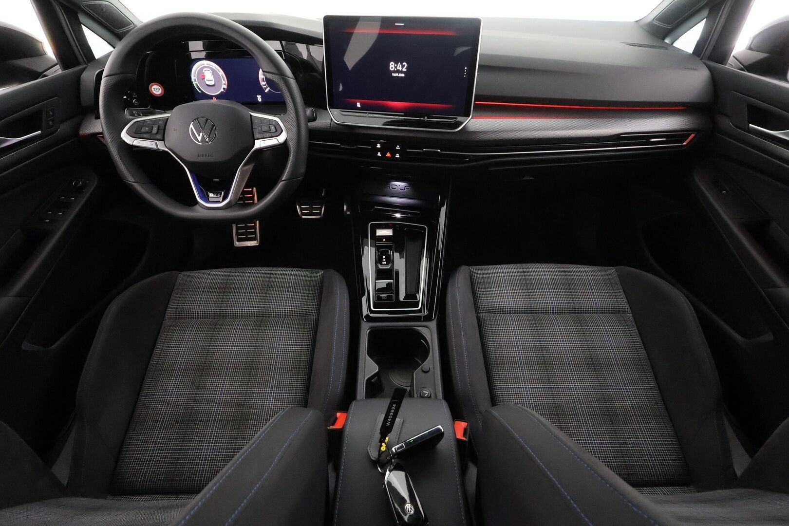 VOLKSWAGEN GOLF 2026 GTE 1.5 eHybrid 200kW DSG - | ACC | Koukku | Matrix-LED | DCC Alusta | P.Kamera | Ratinlämmitys | HUD | Apple&Android | Merkkihuollettu | Kahdet Renkaat |