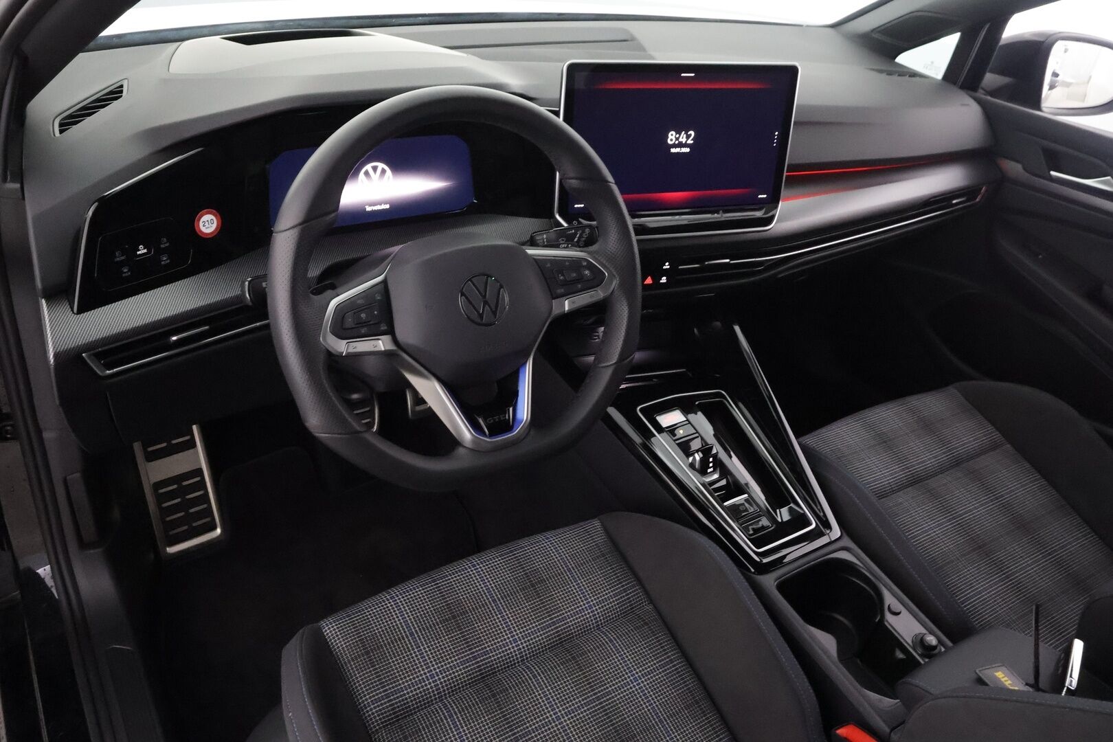 VOLKSWAGEN GOLF 2026 GTE 1.5 eHybrid 200kW DSG - | ACC | Koukku | Matrix-LED | DCC Alusta | P.Kamera | Ratinlämmitys | HUD | Apple&Android | Merkkihuollettu | Kahdet Renkaat |