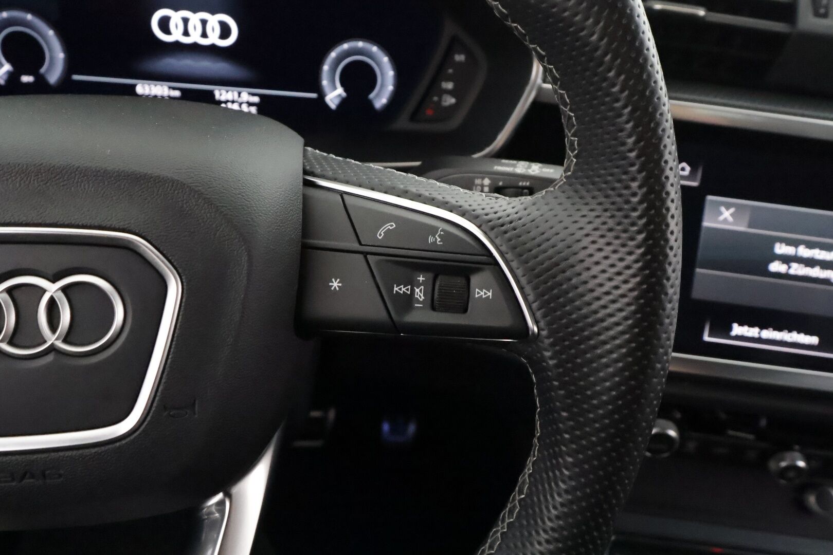 AUDI Q3 2021 Sportback S line 45 TFSIe 180kW S tronic - | ACC | Koukku | B&O | 2x S-line | Sporttinahat | Muistipenkki | Matrix | 360° | Ambient light | Digimittaristo | Keyless | Merkkihuollettu | 2x renkaat aluin |