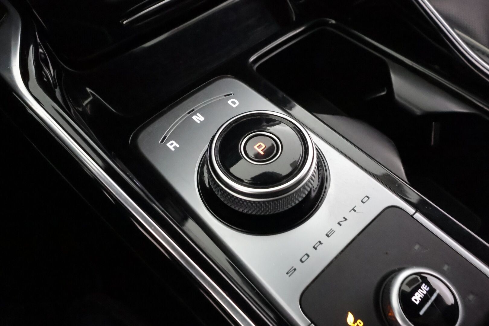 KIA SORENTO 2021 1,6 T-GDI Plug-in Hybrid AWD Business Luxury AT 7P - | ACC | Koukku | HUD | 360° | Ilm. sähkönahat | Panorama | BOSE | Muistipenkki | HDA | BSM | Digimittaristo | Merkkihuollot | ALV | 