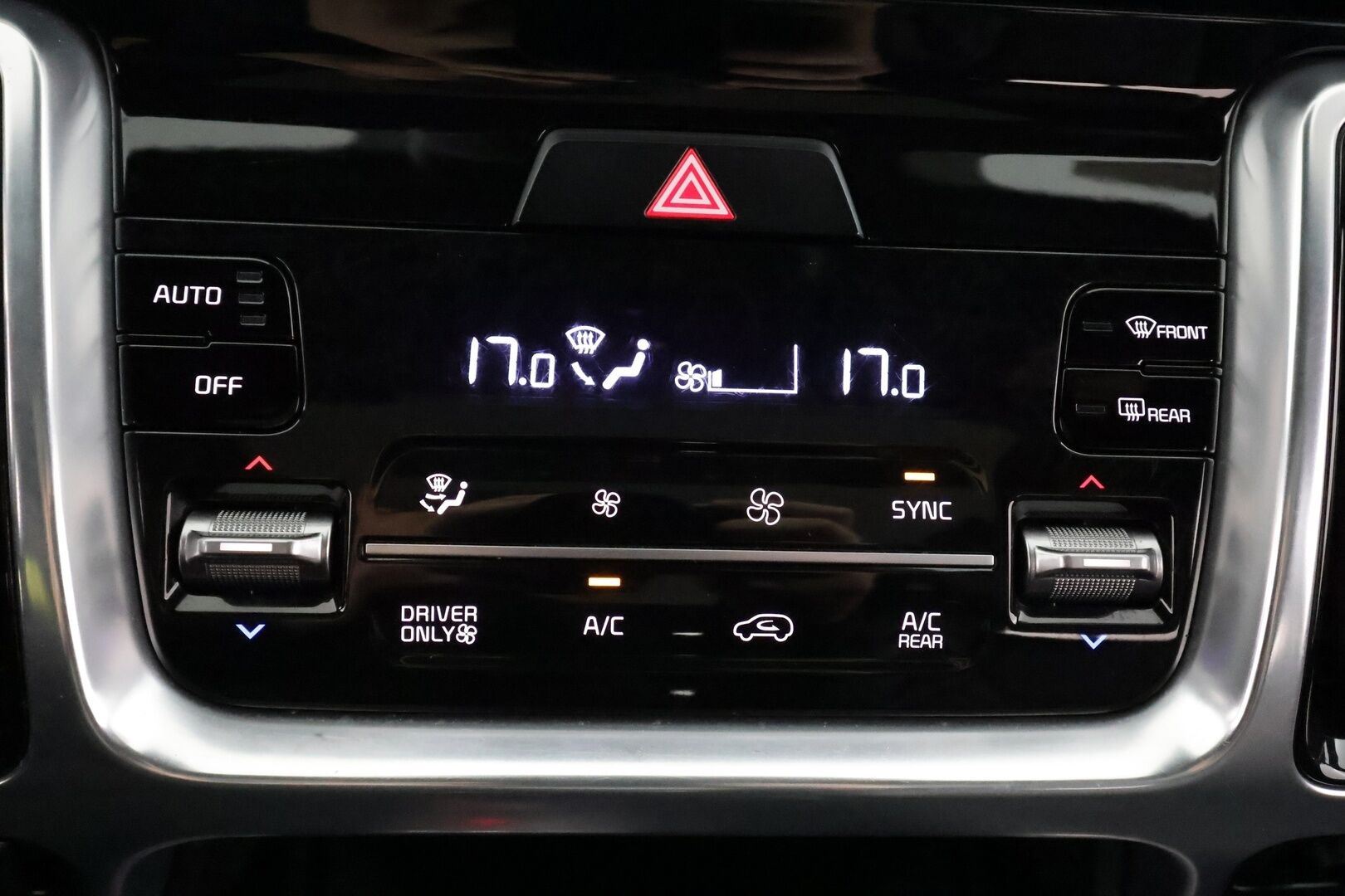 KIA SORENTO 2021 1,6 T-GDI Plug-in Hybrid AWD Business Luxury AT 7P - | ACC | Koukku | HUD | 360° | Ilm. sähkönahat | Panorama | BOSE | Muistipenkki | HDA | BSM | Digimittaristo | Merkkihuollot | ALV | 