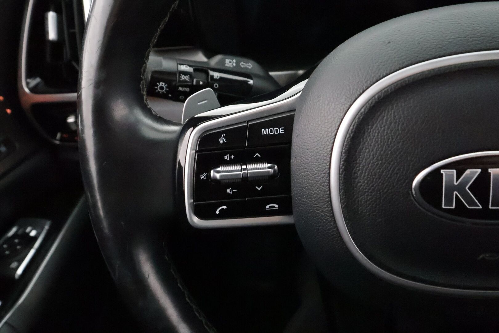 KIA SORENTO 2021 1,6 T-GDI Plug-in Hybrid AWD Business Luxury AT 7P - | ACC | Koukku | HUD | 360° | Ilm. sähkönahat | Panorama | BOSE | Muistipenkki | HDA | BSM | Digimittaristo | Merkkihuollot | ALV | 
