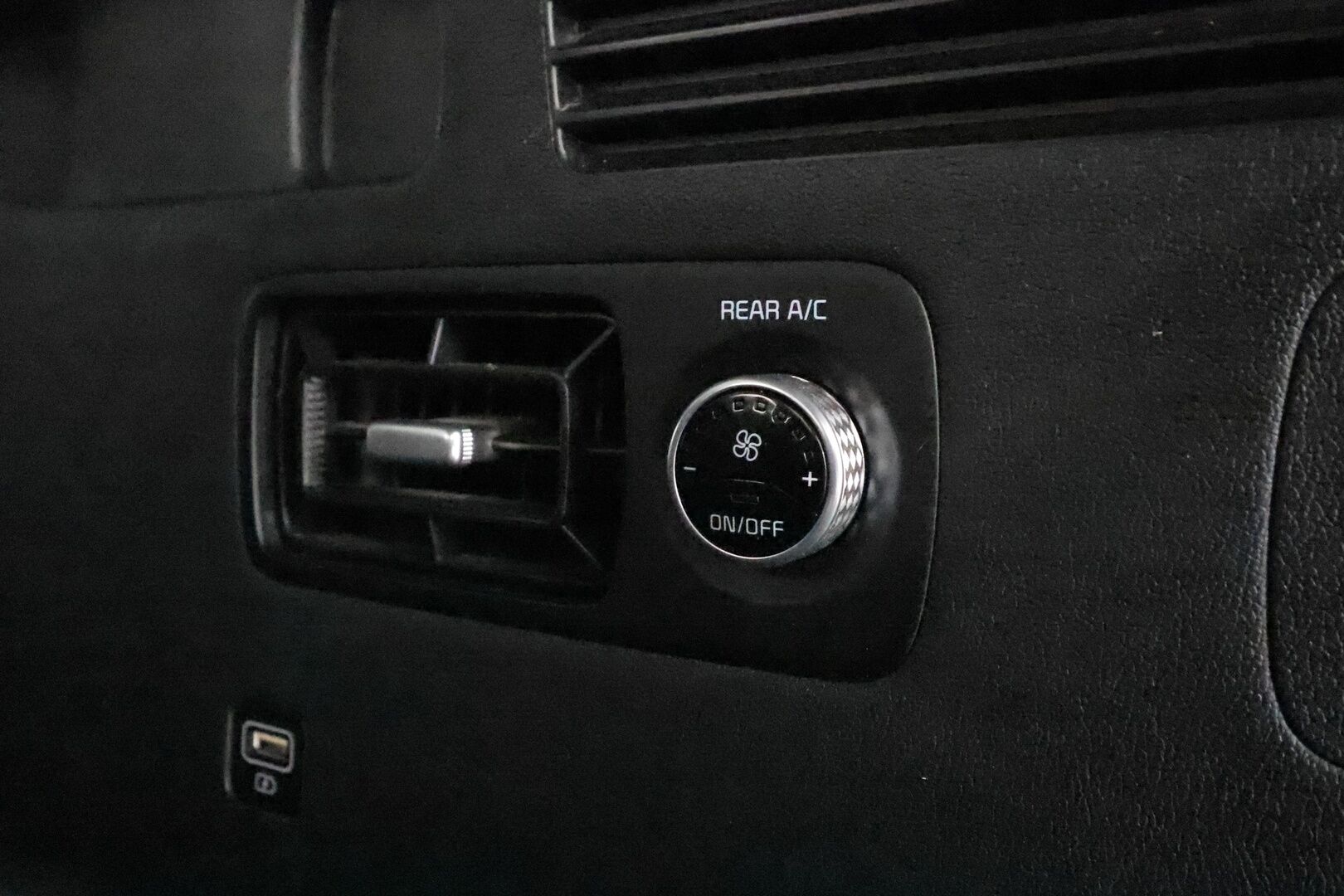 KIA SORENTO 2021 1,6 T-GDI Plug-in Hybrid AWD Business Luxury AT 7P - | ACC | Koukku | HUD | 360° | Ilm. sähkönahat | Panorama | BOSE | Muistipenkki | HDA | BSM | Digimittaristo | Merkkihuollot | ALV | 