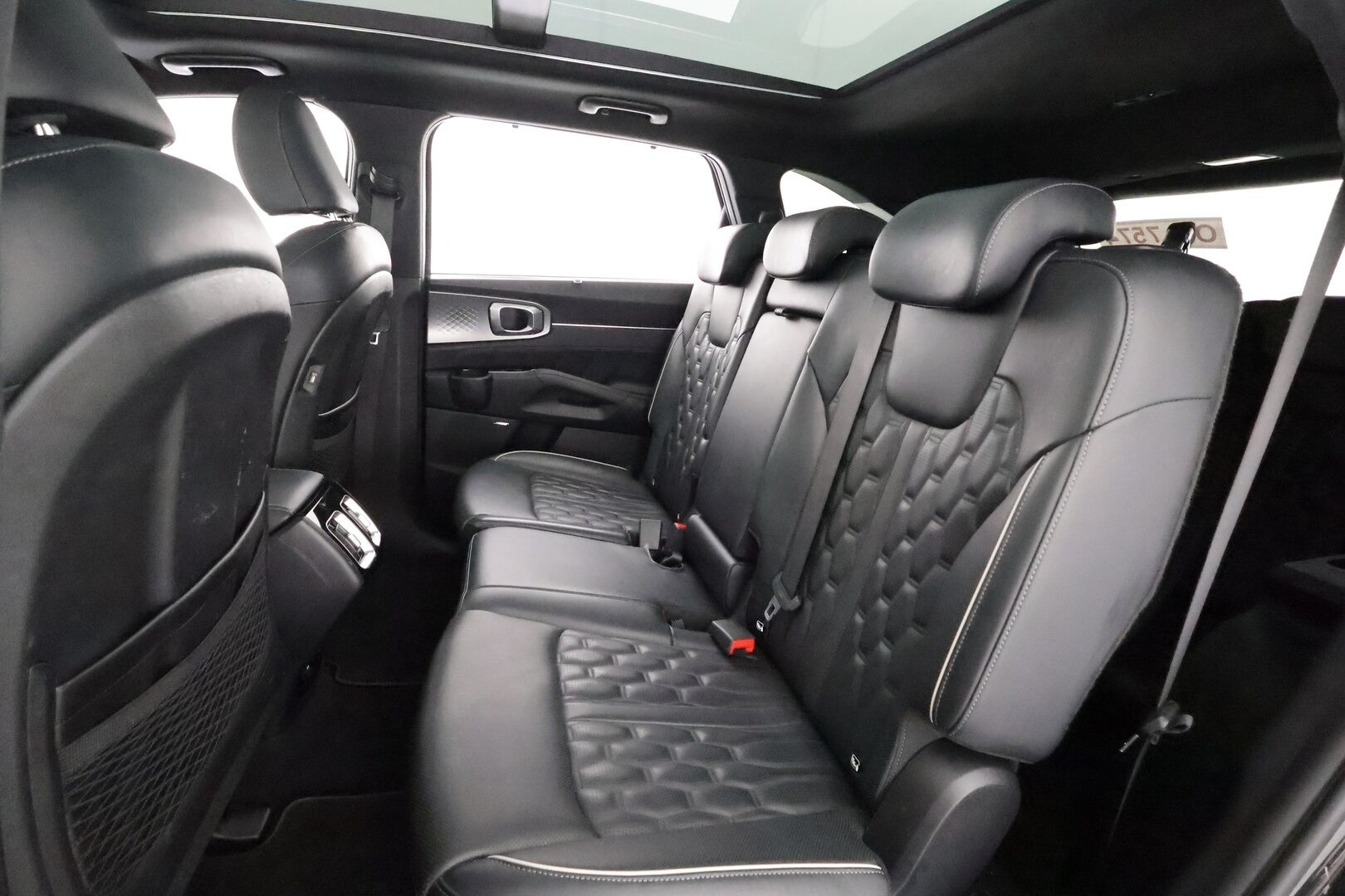 KIA SORENTO 2021 1,6 T-GDI Plug-in Hybrid AWD Business Luxury AT 7P - | ACC | Koukku | HUD | 360° | Ilm. sähkönahat | Panorama | BOSE | Muistipenkki | HDA | BSM | Digimittaristo | Merkkihuollot | ALV | 