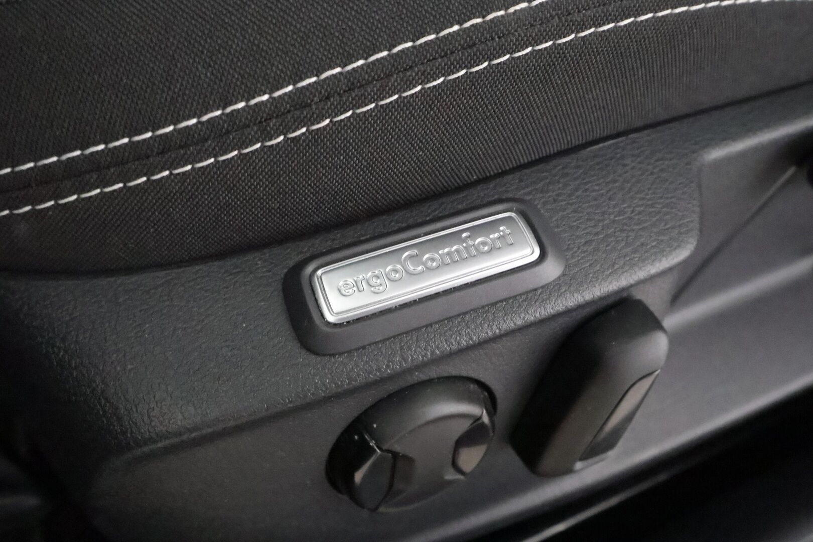 Volkswagen Passat 2023 Variant Comfort Business 1,5 TSI EVO 110 kW DSG-automaatti - | ACC | Koukku | P.Tutkat | Ergocomfort Istuin | Navi | LED | Apple&Android | Merkkihuollettu |