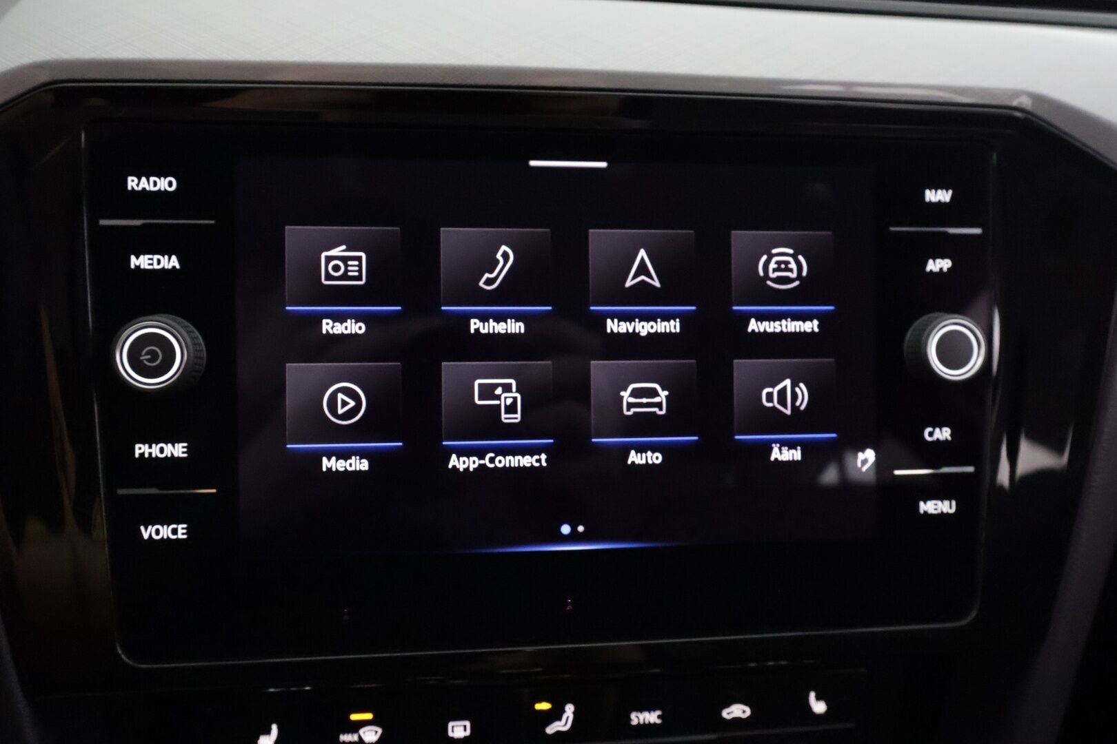 Volkswagen Passat 2023 Variant Comfort Business 1,5 TSI EVO 110 kW DSG-automaatti - | ACC | Koukku | P.Tutkat | Ergocomfort Istuin | Navi | LED | Apple&Android | Merkkihuollettu |