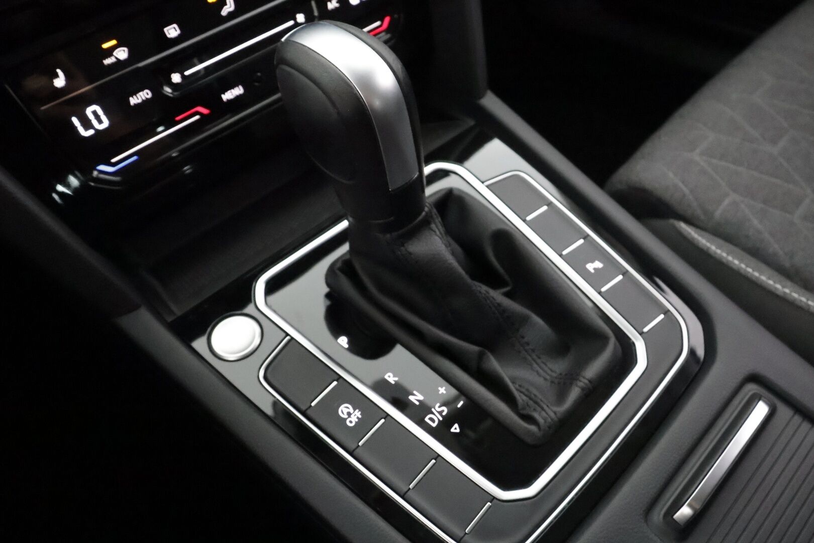 Volkswagen Passat 2023 Variant Comfort Business 1,5 TSI EVO 110 kW DSG-automaatti - | ACC | Koukku | P.Tutkat | Ergocomfort Istuin | Navi | LED | Apple&Android | Merkkihuollettu |