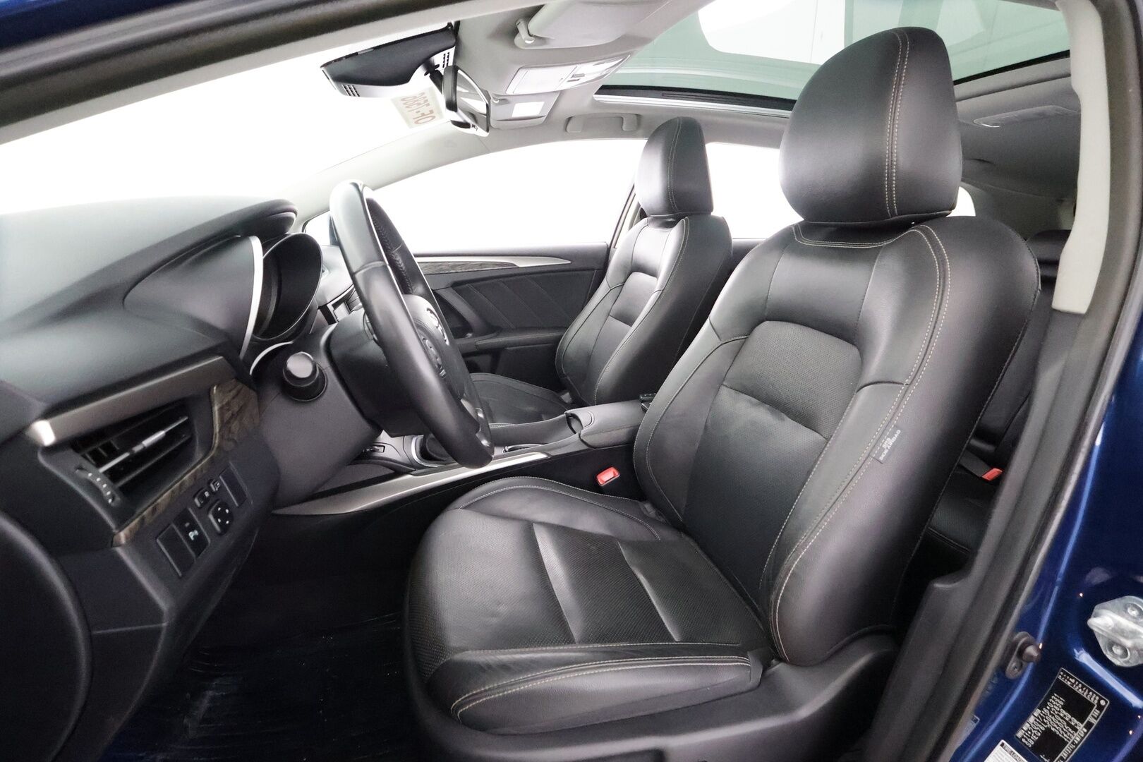 TOYOTA AVENSIS 2016 1,8 Touring Sports Premium - | Koukku | Muistipenkki kuljettajalla | Sähkönahat | Lasikatto | P.kamera | Keyless | Navi | AFS-LED | Lohko+sisälämmitin | Kaistavahti | RSA | 