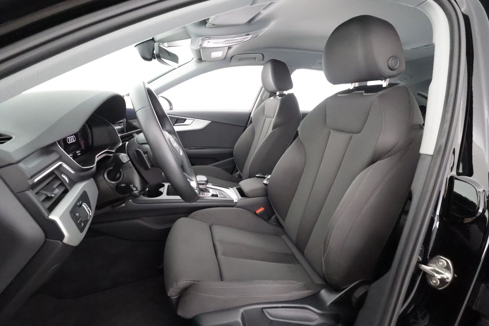 Audi A4 2023 Avant Business 40 TFSI 150 kW MHEV S tronic - | ACC | LED | P.Kamera | Sporttipenkit | Digimittaristo | Apple&Android | Merkkihuollettu |