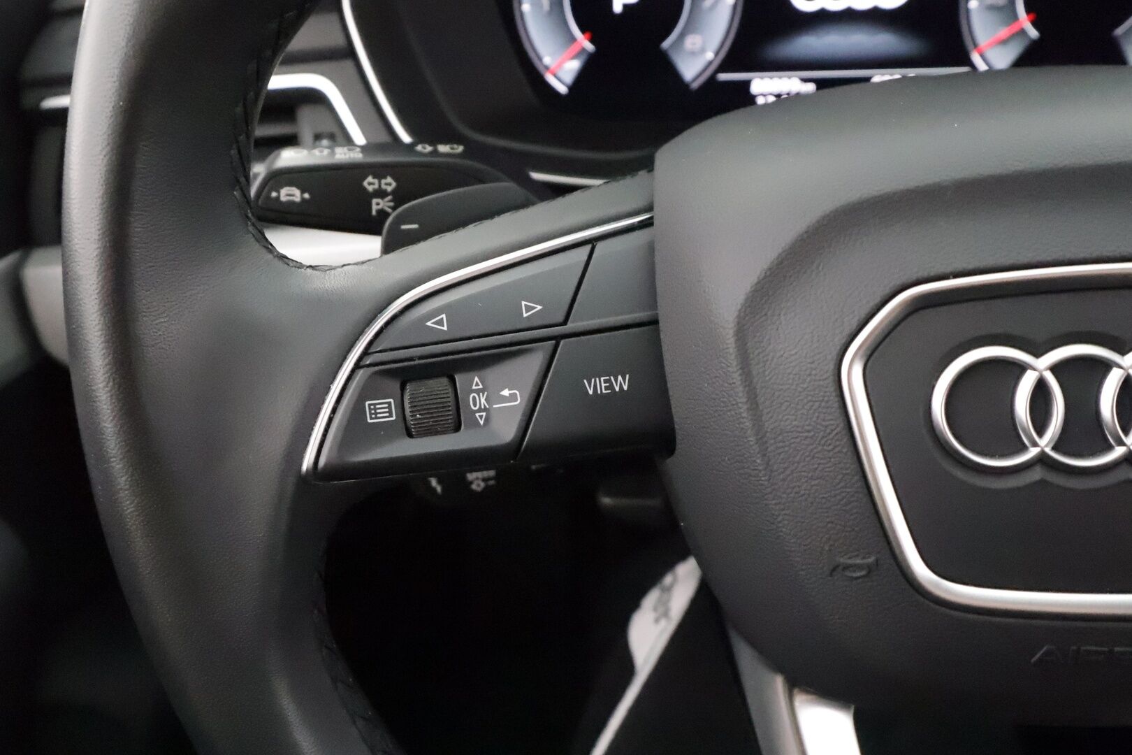 Audi A4 2023 Avant Business 40 TFSI 150 kW MHEV S tronic - | ACC | LED | P.Kamera | Sporttipenkit | Digimittaristo | Apple&Android | Merkkihuollettu |