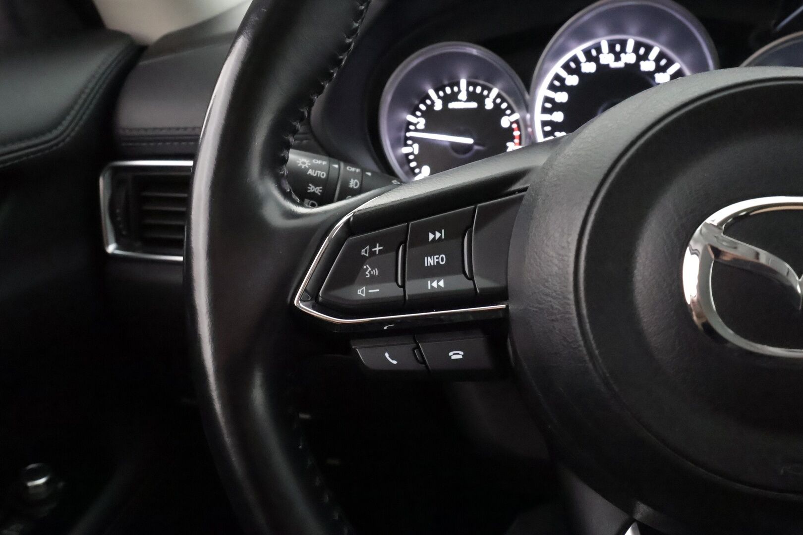 MAZDA CX-5 2018 2,5 SKYACTIV-G AWD Premium Business - | ACC | Webasto | HUD | BOSE | P.kamera | Adapt. LED | Keyless | Apple & Android | Lämm. ratti | Lane Assist | BSM | Merkkihuollot | 2x renkaat aluin |