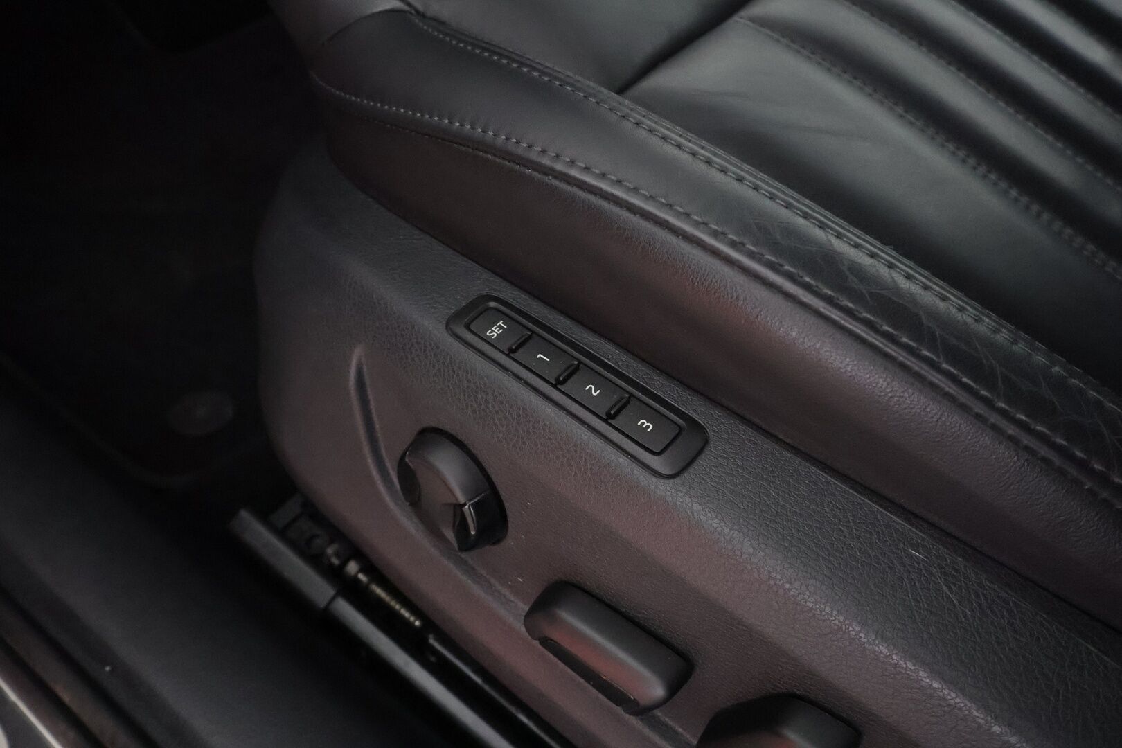 SKODA SUPERB 2018 Combi 2,0 TSI 220 L&K DSG Autom. - | ACC | PA-Lisälämmitin | LED | Canton | P.Kamera | Muistipenkit | Ratinlämmitys | Navi | Keyless | Apple&Android | Merkkihuollettu | Kahdet Renkaat | 
