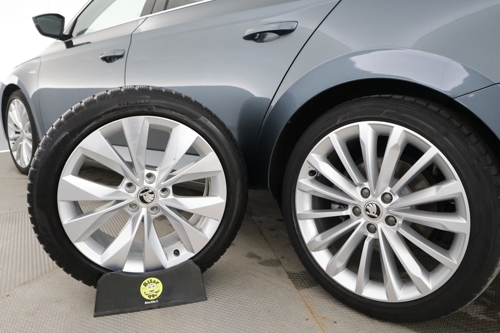 SKODA SUPERB 2018 Combi 2,0 TSI 220 L&K DSG Autom. - | ACC | PA-Lisälämmitin | LED | Canton | P.Kamera | Muistipenkit | Ratinlämmitys | Navi | Keyless | Apple&Android | Merkkihuollettu | Kahdet Renkaat | 