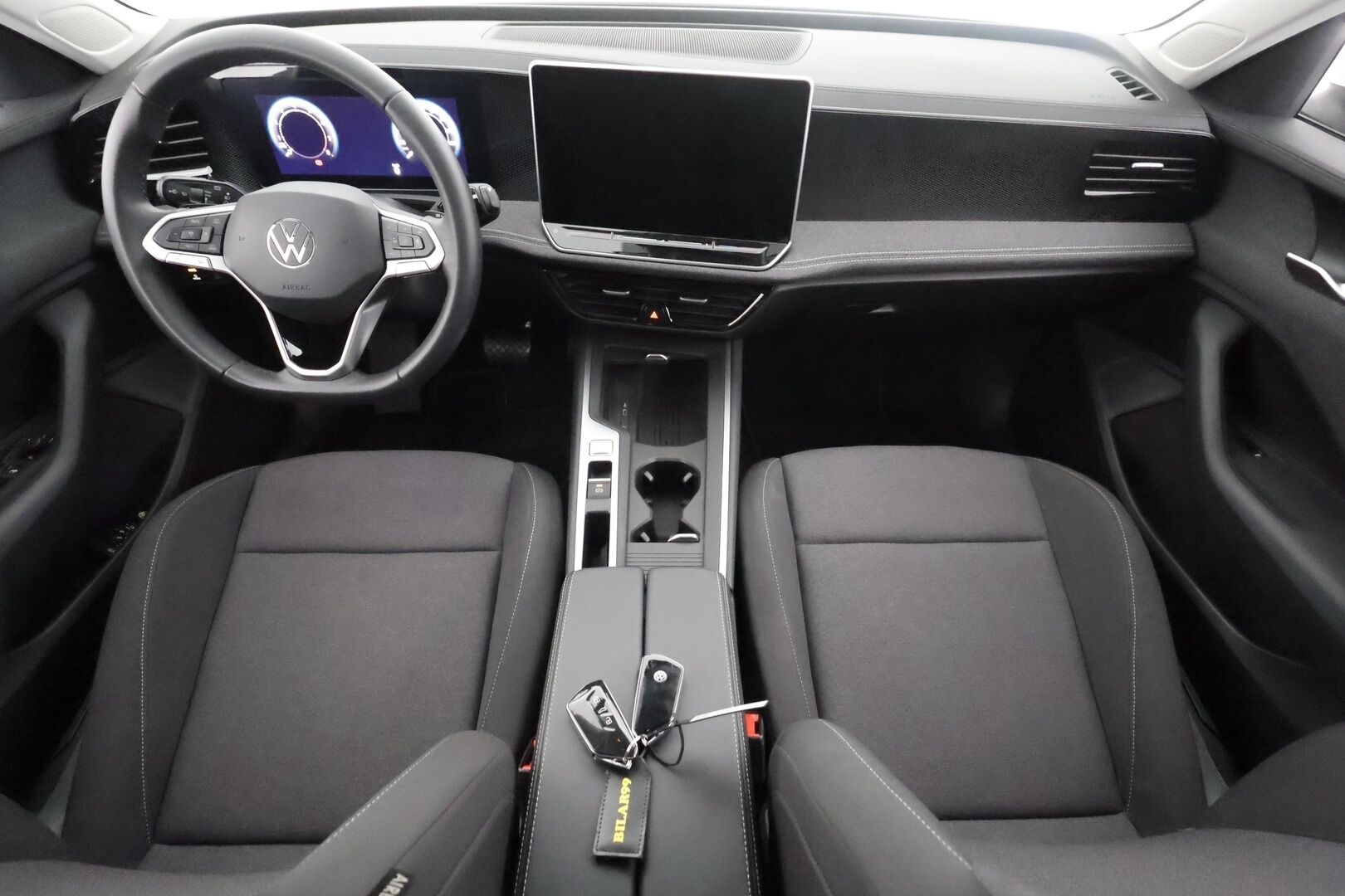 VOLKSWAGEN PASSAT 2025 Variant 1.5 eTSI DSG - | ACC | LED | P.Kamera | Ratinlämmitys | Digimittaristo | Navi |  Apple&Android | Merkkihuollettu |