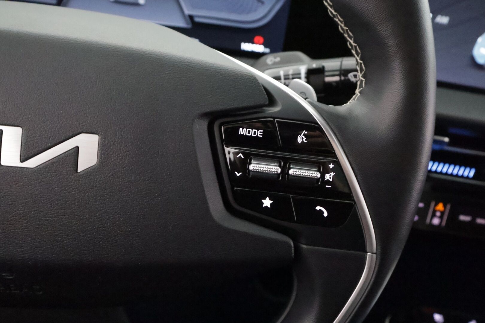KIA EV6 2023 GT-Line RWD - | ACC | ILP | Koukku | 360° | Kattoluukku | Ilm. relax penkit | Muistipenkki | Ambient | Nahka-alcantara | HDA | BSM | Merkkihuollot |
