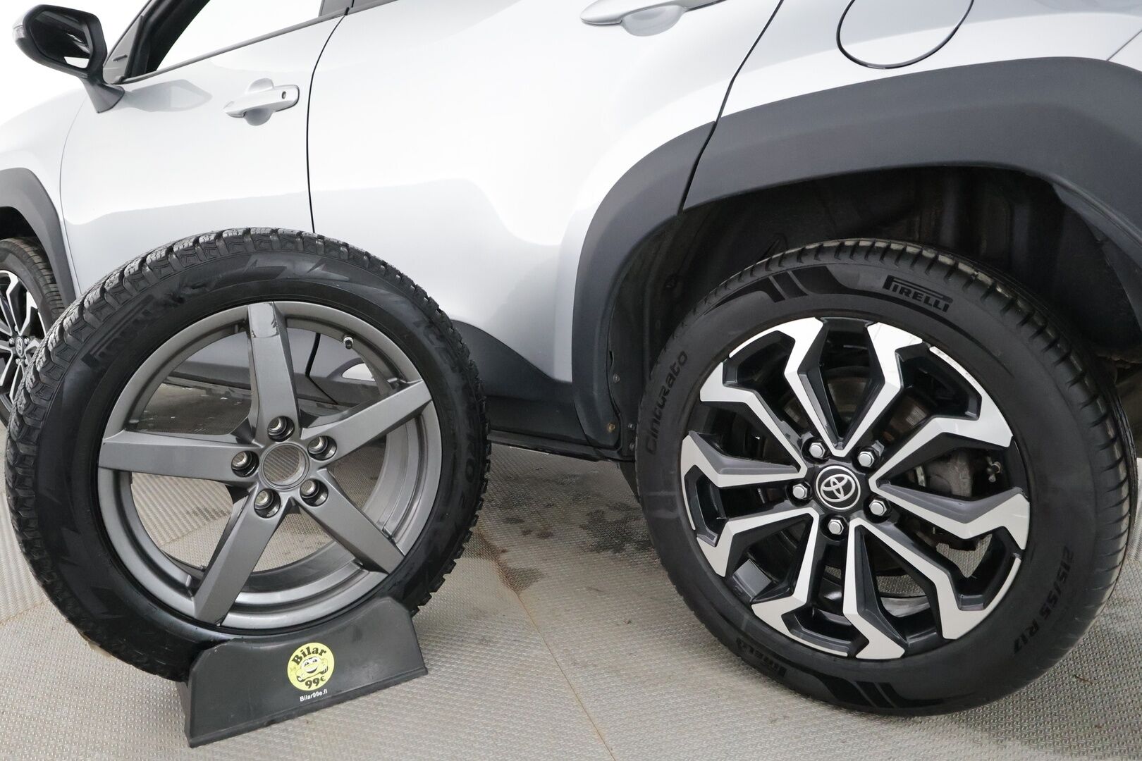 TOYOTA YARIS CROSS 2023 1.5 Hybrid Intense AWD - | ACC | LED | LTA | RSA | Navi | Keyless | Lämm. ratti | P.kamera ja tutkat | Apple & Android | Lohko+sisälämmitin | 2x renkaat aluin | 