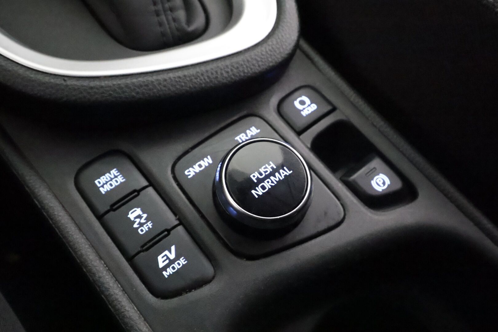 TOYOTA YARIS CROSS 2023 1.5 Hybrid Intense AWD - | ACC | LED | LTA | RSA | Navi | Keyless | Lämm. ratti | P.kamera ja tutkat | Apple & Android | Lohko+sisälämmitin | 2x renkaat aluin | 
