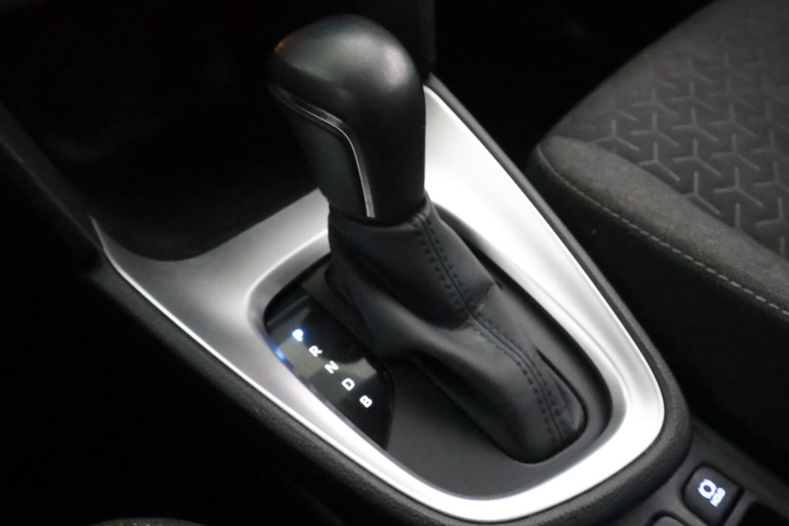 TOYOTA YARIS CROSS 2023 1.5 Hybrid Intense AWD - | ACC | LED | LTA | RSA | Navi | Keyless | Lämm. ratti | P.kamera ja tutkat | Apple & Android | Lohko+sisälämmitin | 2x renkaat aluin | 