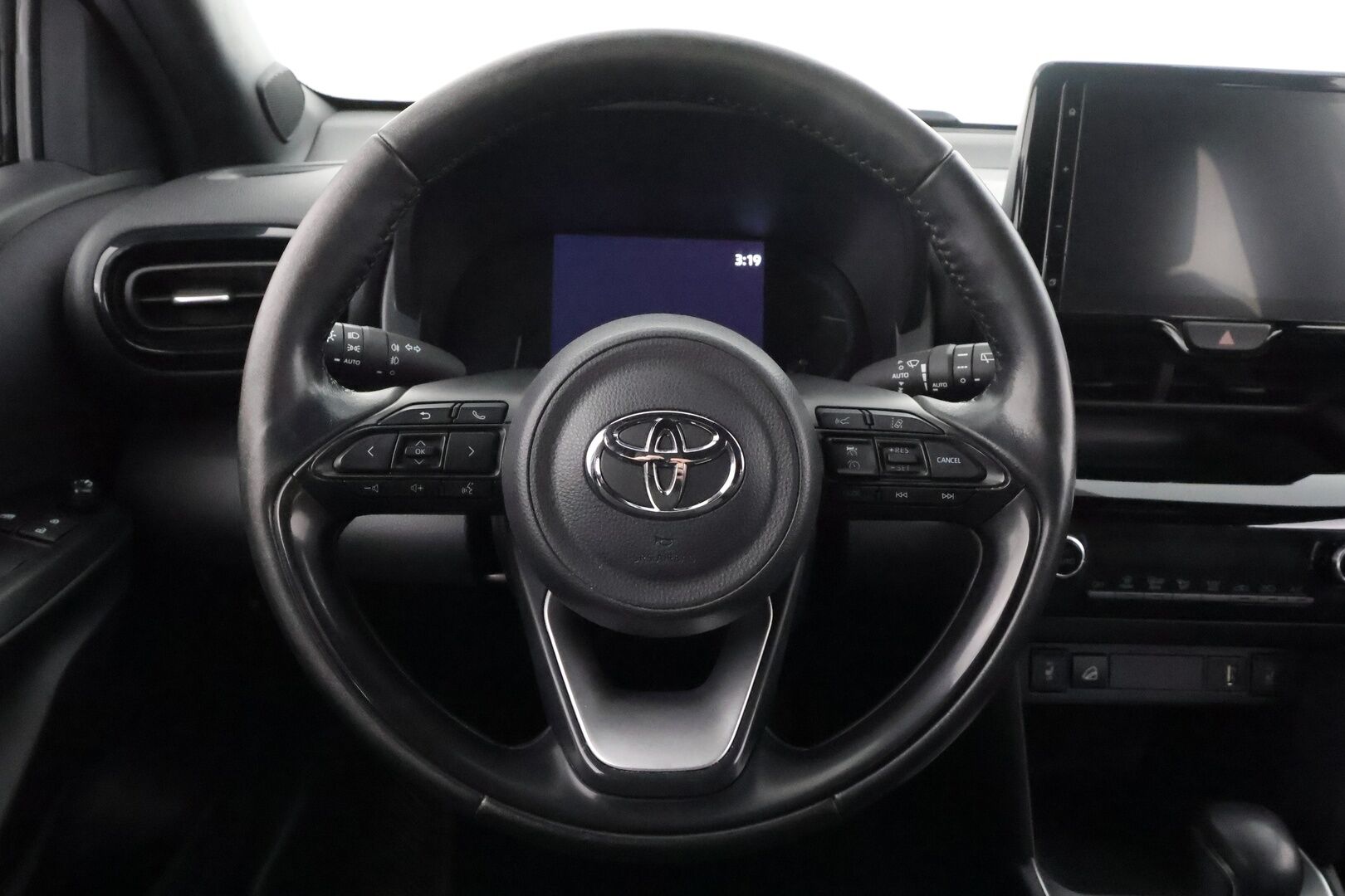 TOYOTA YARIS CROSS 2023 1.5 Hybrid Intense AWD - | ACC | LED | LTA | RSA | Navi | Keyless | Lämm. ratti | P.kamera ja tutkat | Apple & Android | Lohko+sisälämmitin | 2x renkaat aluin | 
