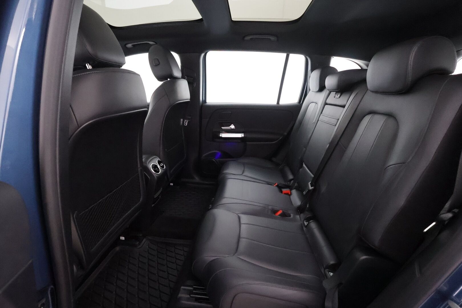 MERCEDES-BENZ EQB 2023 300 4MATIC Business - | DTR+ | ILP | Sähkönahat muistilla | Panorama | Widescreen | Ambient light | Keyless | P.kamera | Active Lane Assist | Navi | 2x renkaat aluin | ALV |