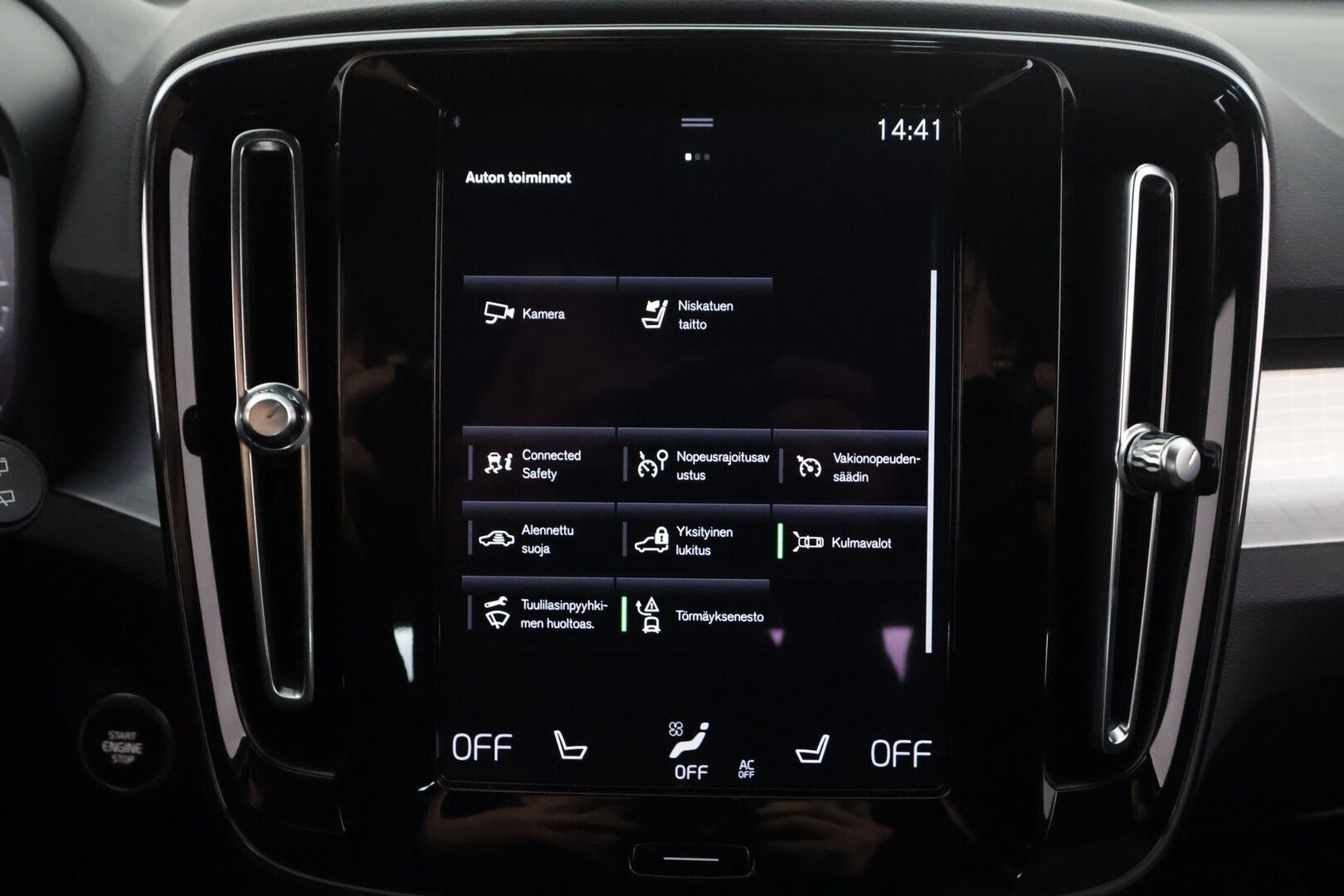 Volvo XC40 2024 T4 TwE Plus Dark aut - | ACC | Harman/Kardon | Muistipenkki | Sporttipenkit sähköllä | P.kamera | Pilot Assist | Keyless | Lämm. ratti | Merkkihuollot | 2x renkaat aluin | 
