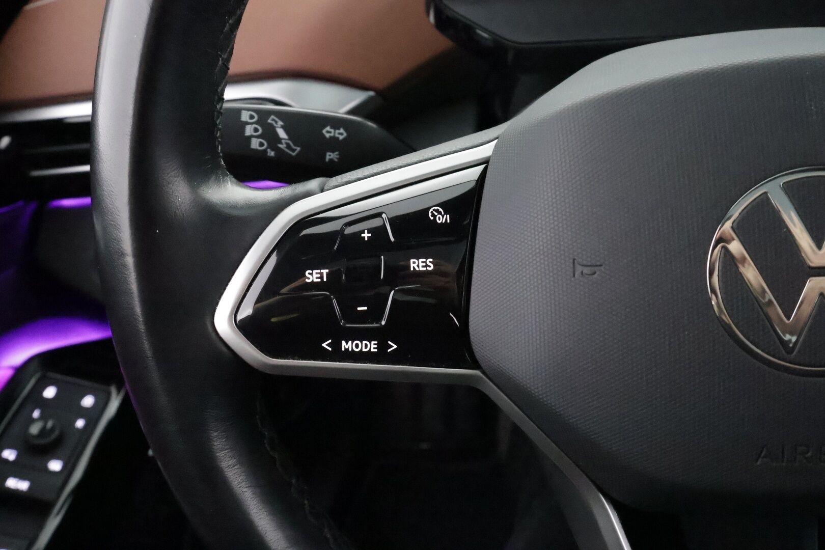 Volkswagen ID.5 2022 Pro Performance 150 kW, akku 77 kWh - | ACC | ILP | Koukku | Matrix-LED | Lasikatto | 360-Kamera | Hierovat ergoactive Sporttipenkit | HUD | Keyless | Apple&Android | Merkkihuollettu | Kahdet Renkaat |