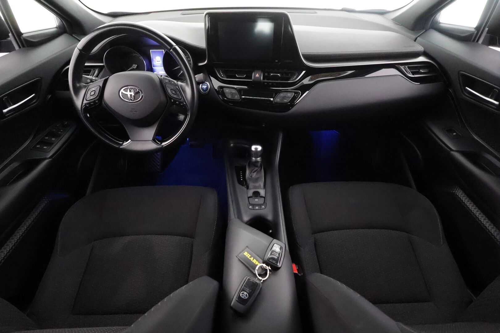TOYOTA C-HR 2019 1.8 Hybrid - | ACC | LED | P.Kamera | Navi | Kaistavahti | Katveavustin | Keyless | Kahdet renkaat |
