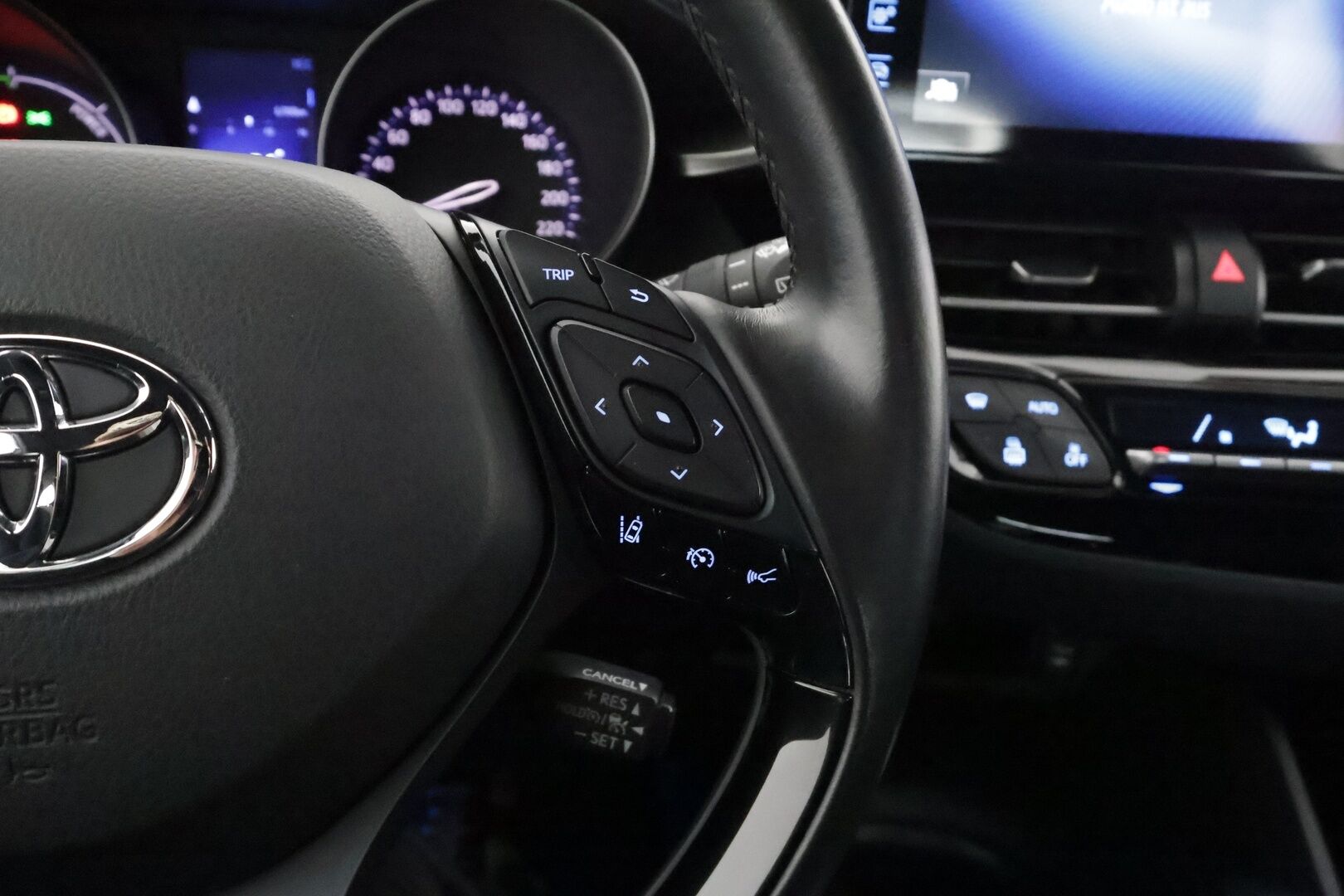 TOYOTA C-HR 2019 1.8 Hybrid - | ACC | LED | P.Kamera | Navi | Kaistavahti | Katveavustin | Keyless | Kahdet renkaat |