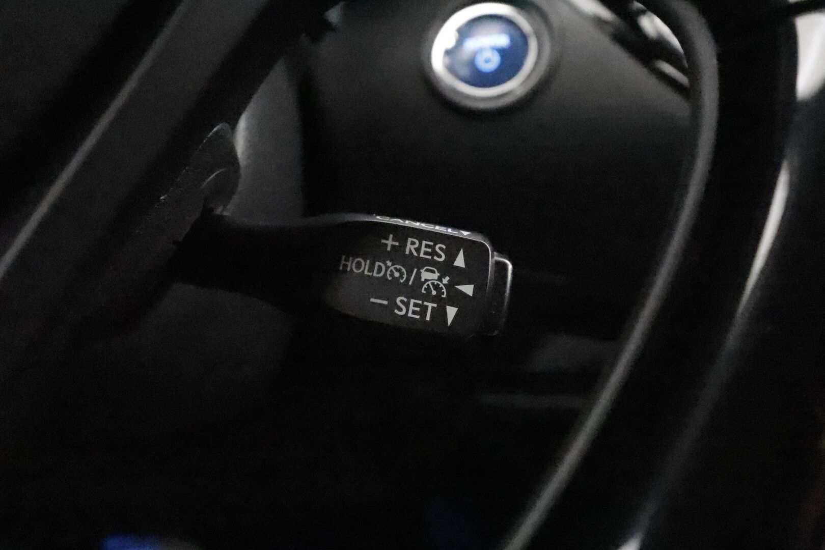 TOYOTA C-HR 2019 1.8 Hybrid - | ACC | LED | P.Kamera | Navi | Kaistavahti | Katveavustin | Keyless | Kahdet renkaat |
