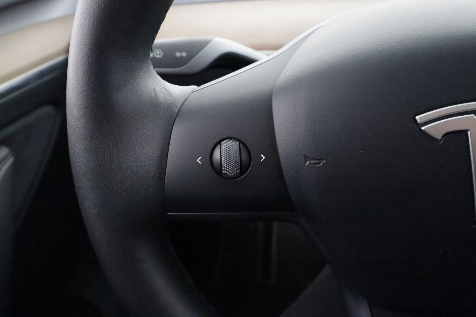 Tesla Model Y 2021 Long Range - | ILP | Lasikatto | ACC | Matrix-LED | P.Kamera | Muistipenkki | Premium Audio | Navi | Kaistavahti | Keyless | 2x Latauskaapelit | Kahdet renkaat |  