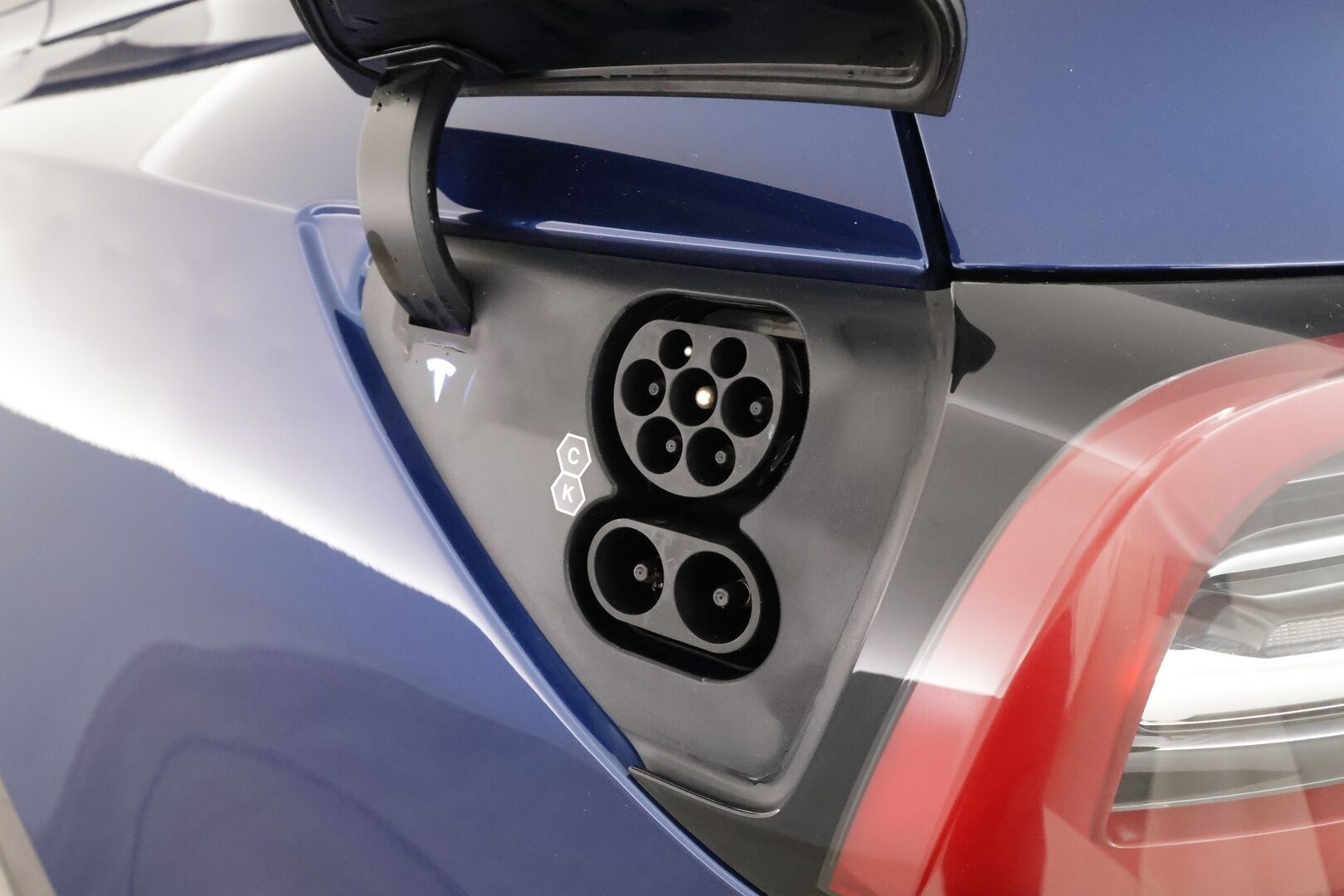 Tesla Model Y 2021 Long Range - | ILP | Lasikatto | ACC | Matrix-LED | P.Kamera | Muistipenkki | Premium Audio | Navi | Kaistavahti | Keyless | 2x Latauskaapelit | Kahdet renkaat |  