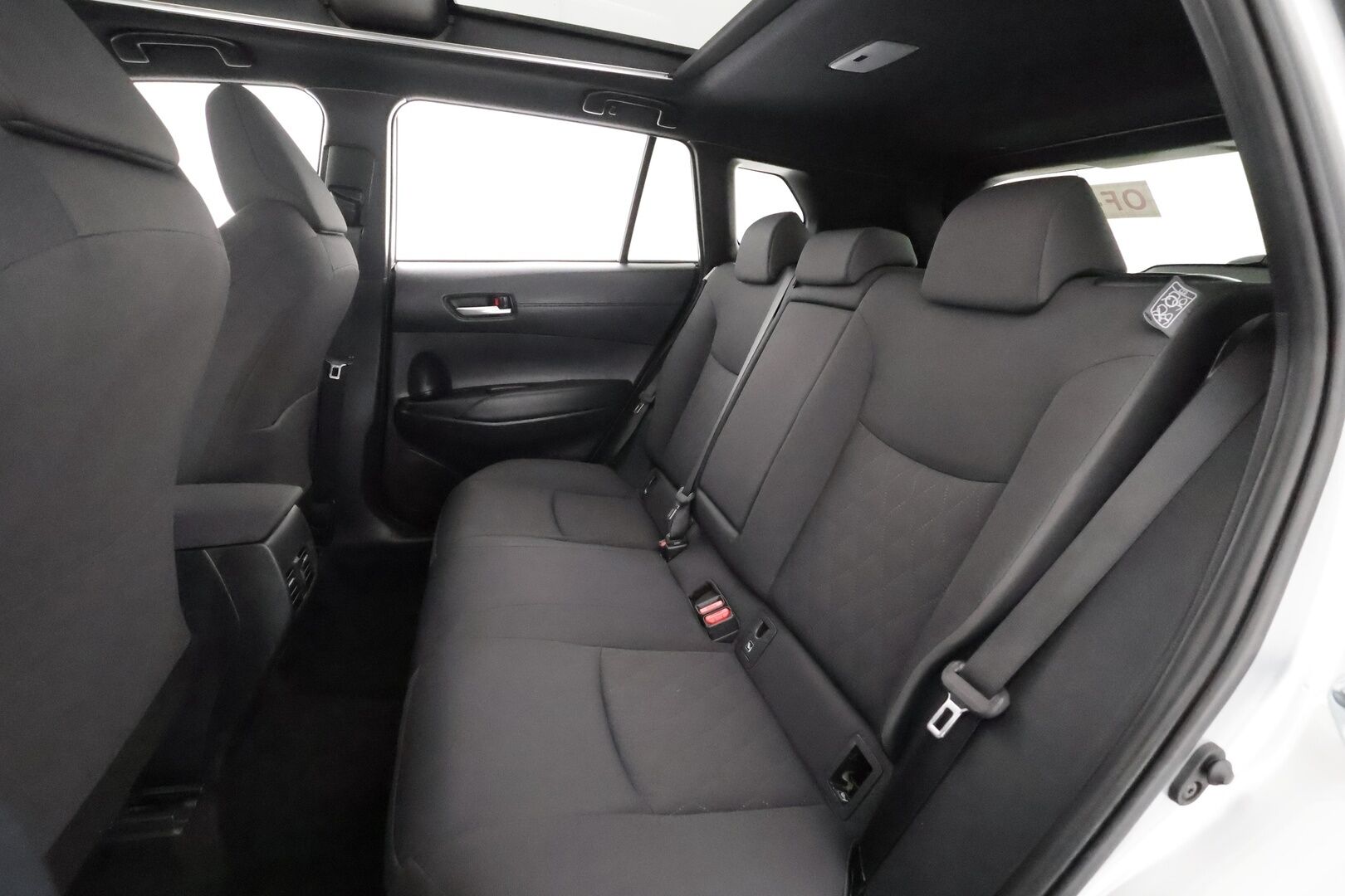 TOYOTA COROLLA CROSS 2023 2.0 Hybrid AWD-i Active - | ACC | Lasikatto | LED | P.Kamera | Kaistavahti | Katveavustin | Navi | Keyless | Digimittaristo | PDA | Merkkihuollot |