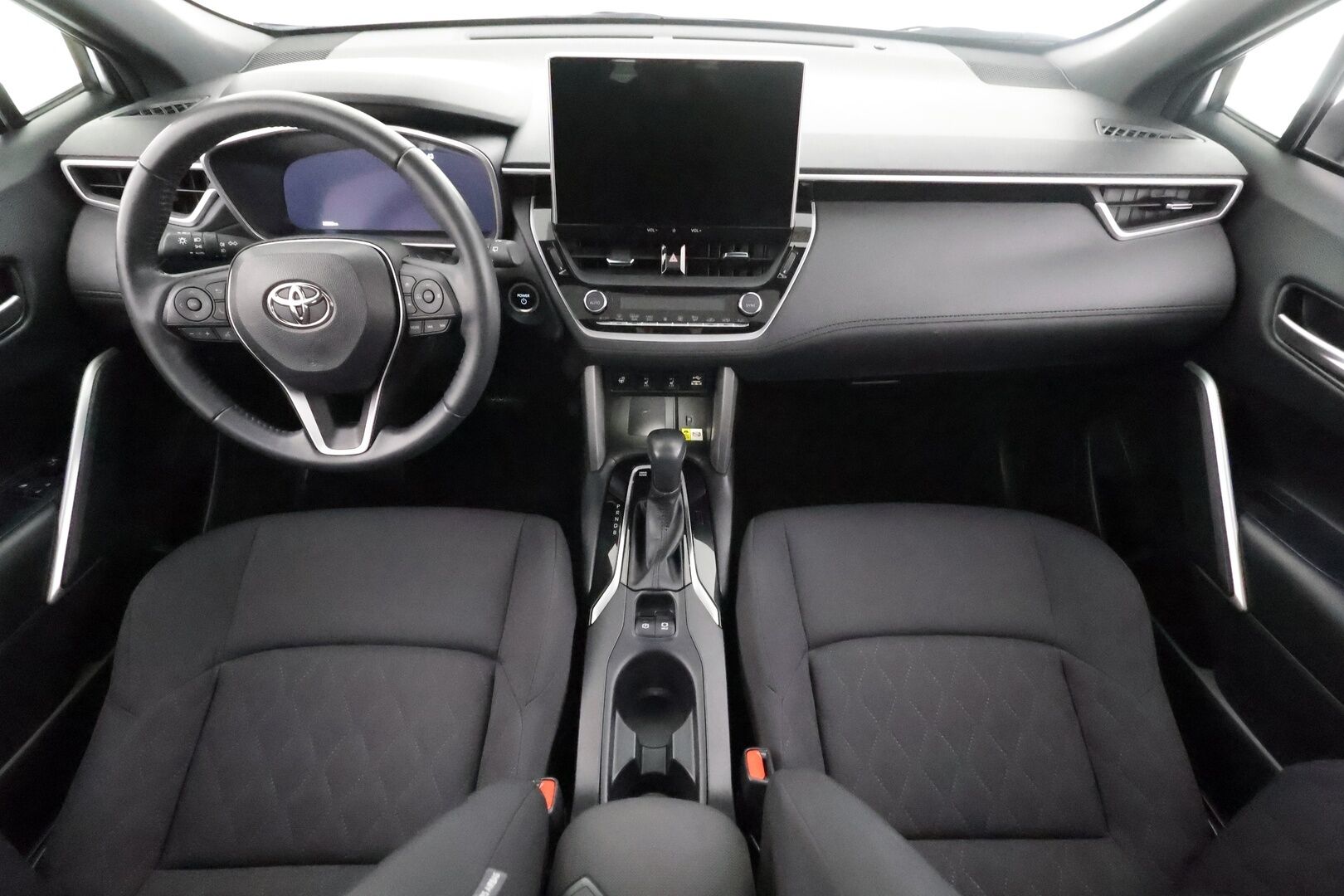 TOYOTA COROLLA CROSS 2023 2.0 Hybrid AWD-i Active - | ACC | Lasikatto | LED | P.Kamera | Kaistavahti | Katveavustin | Navi | Keyless | Digimittaristo | PDA | Merkkihuollot |