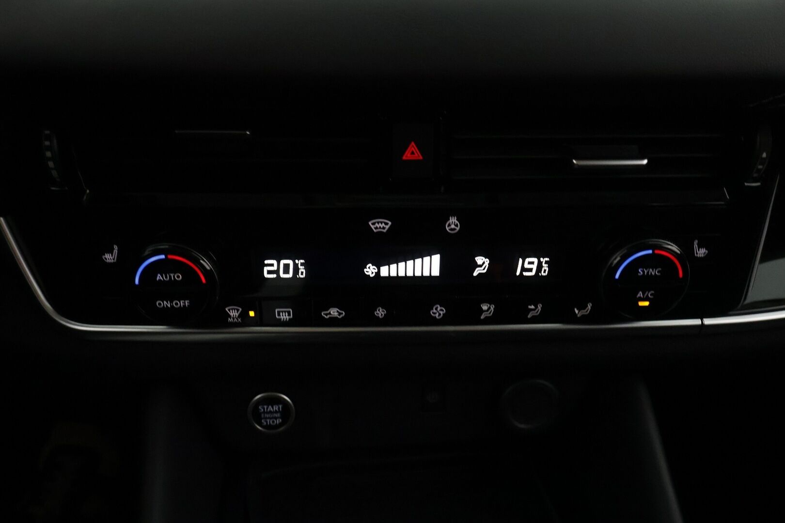 NISSAN QASHQAI 2024 MHEV 158 Xtronic 2WD N-Connecta 12.3 TFT - | ACC | Koukku | 360° kamera | Keyless | Lane Assist | BSM | Lämm. ratti | Lämm. tuulilasi | Digimittaristo | Apple & Android | LED | 2x renkaat aluin |