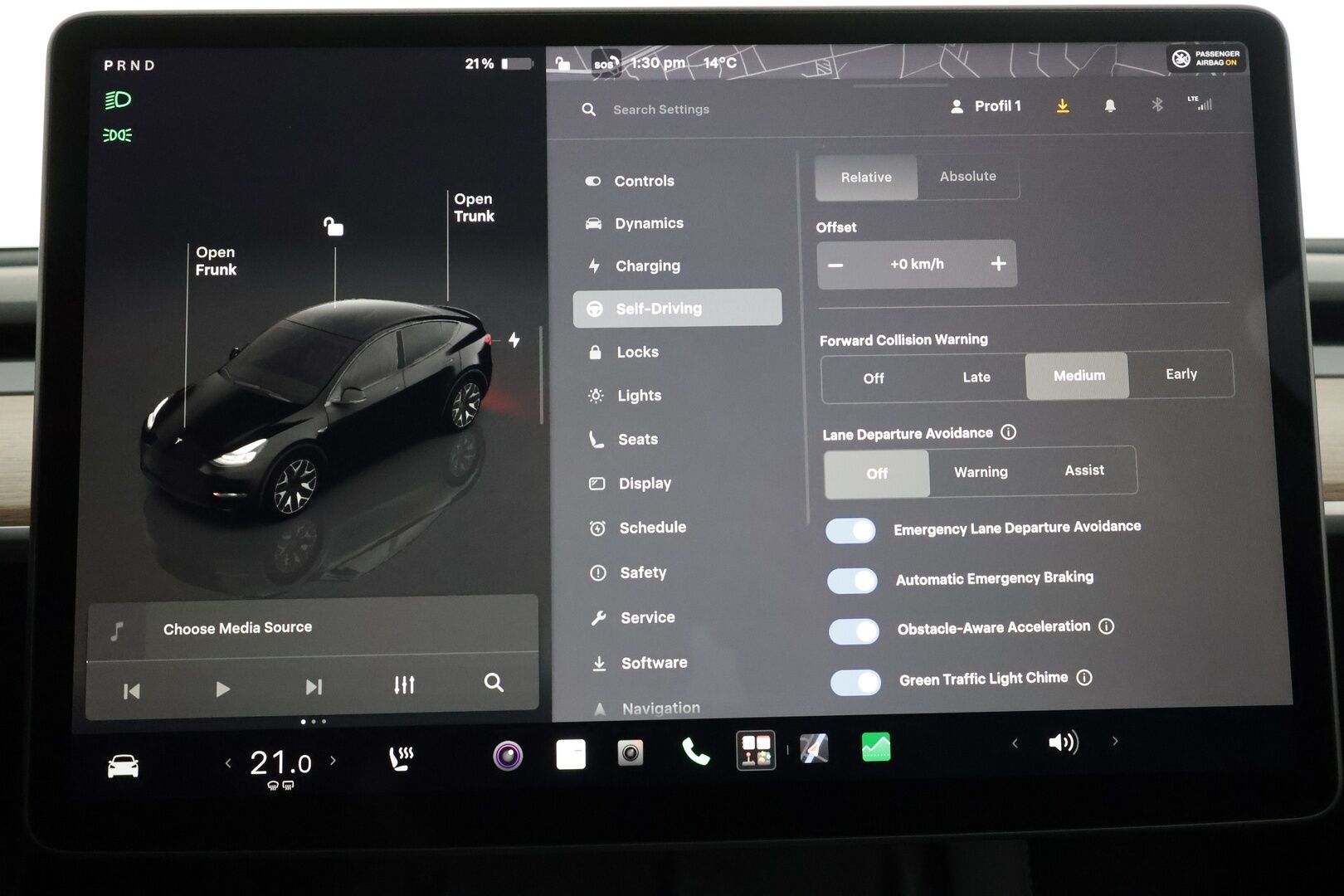 TESLA MODEL Y 2023 Performance - | Koukku | ILP | ACC | Matrix-LED | Lasikatto | P.Kamera | Muistipenkki | Premium Audio | Navi | Kaistavahti | Keyless |
