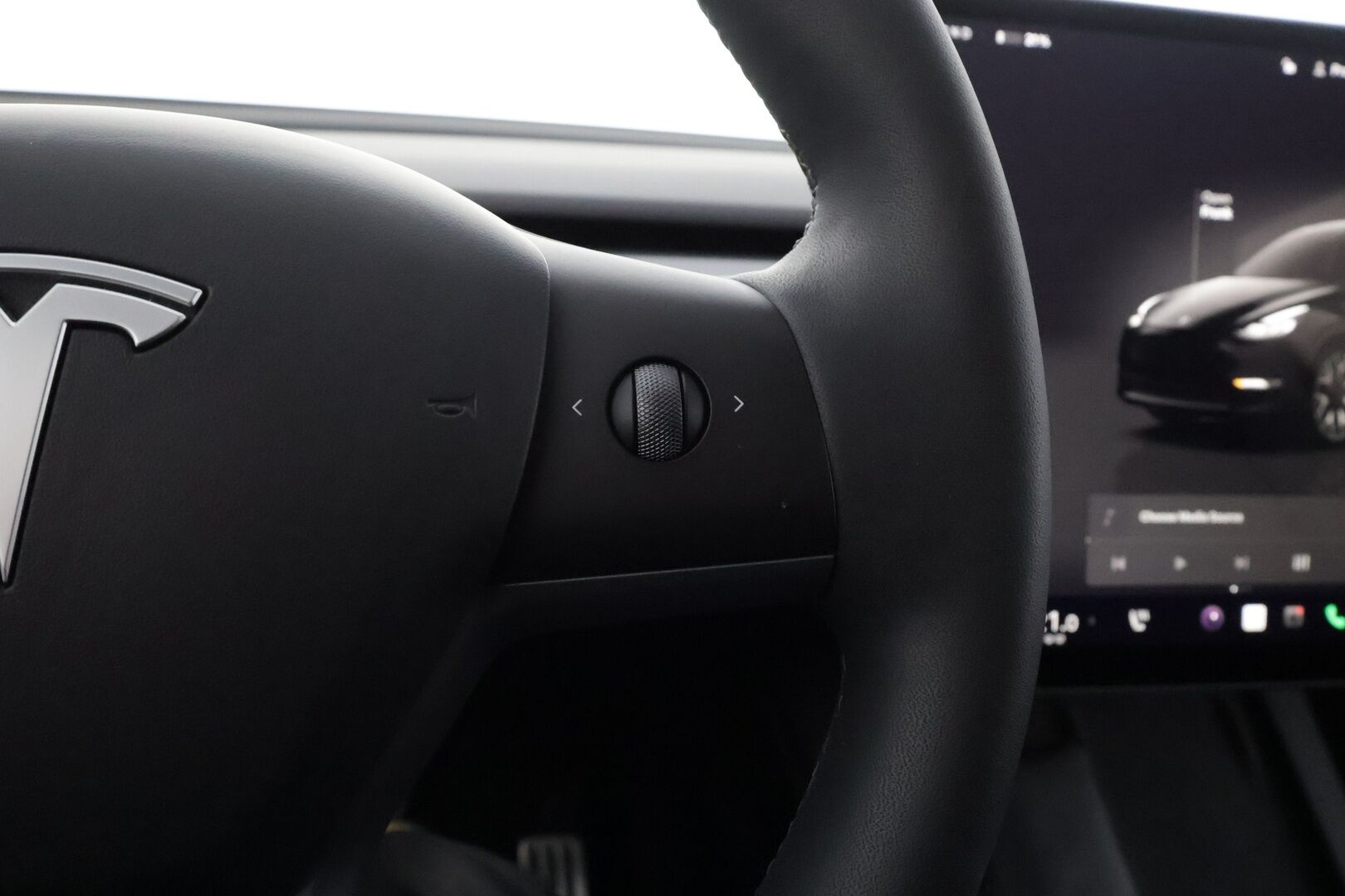 TESLA MODEL Y 2023 Performance - | Koukku | ILP | ACC | Matrix-LED | Lasikatto | P.Kamera | Muistipenkki | Premium Audio | Navi | Kaistavahti | Keyless |