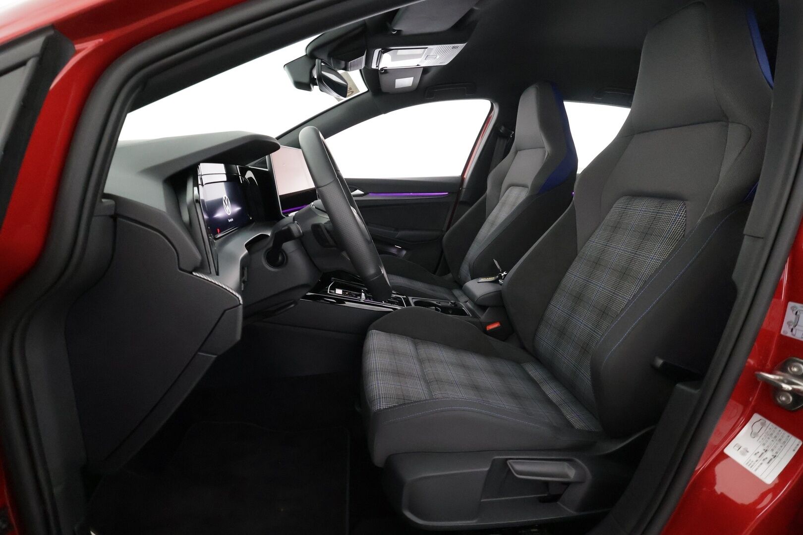 VOLKSWAGEN GOLF 2026 GTE 200 kW (PHEV) DSG-automaatti - | HUD | ACC | Matrix-LED | P.Kamera | Digimittaristo | Navi | Kaistavahti | Facelift | Kahdet renkaat | 2x Latauskaapelit |