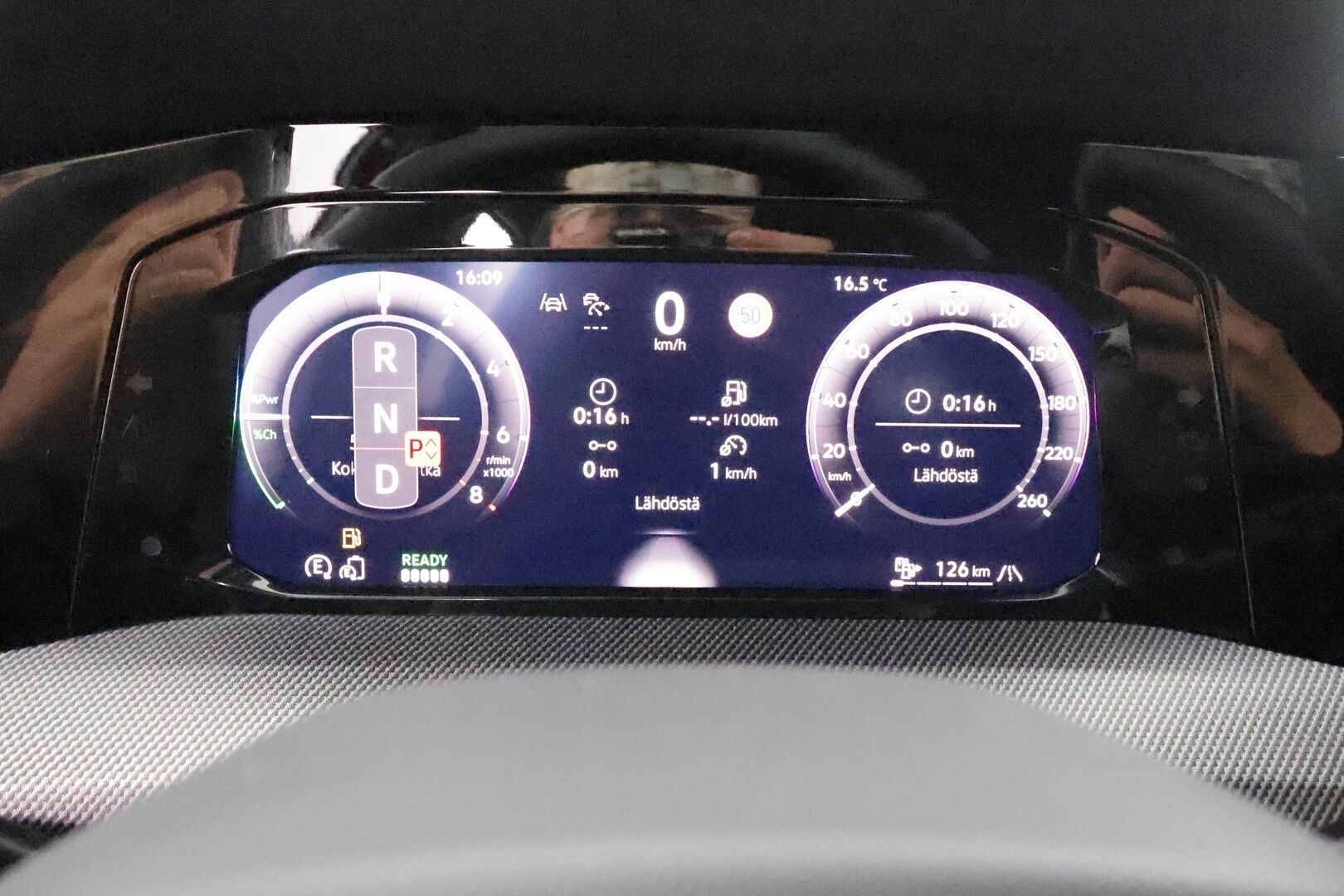 VOLKSWAGEN GOLF 2026 GTE 200 kW (PHEV) DSG-automaatti - | HUD | ACC | Matrix-LED | P.Kamera | Digimittaristo | Navi | Kaistavahti | Facelift | Kahdet renkaat | 2x Latauskaapelit |